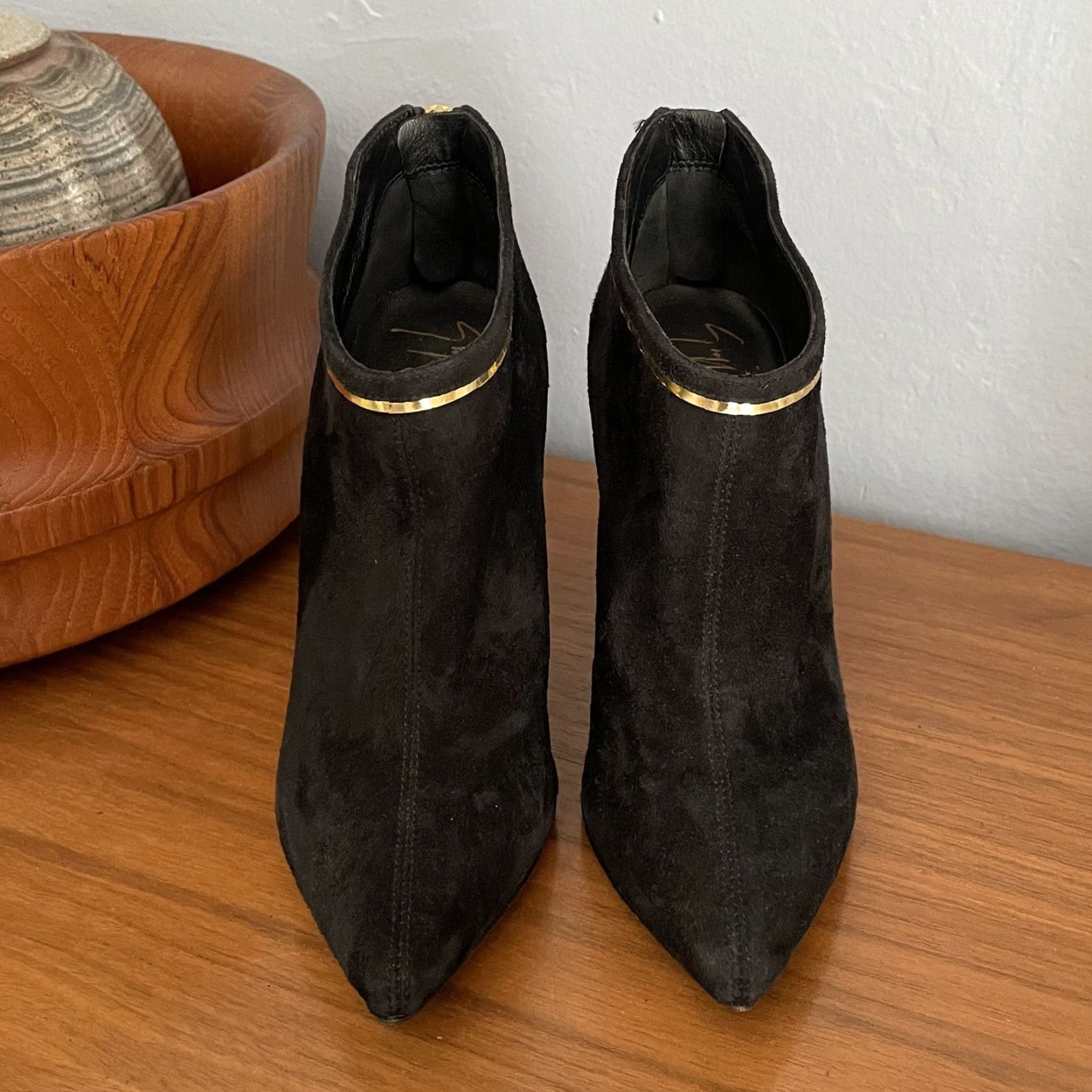 Giuseppe Zanotti VINTAGE Giuseppe Zanotti Black Suede Booties Stiletto Heel Gold Trim Ankle Zip 36 Size US 6 / IT 36 - 4 Thumbnail