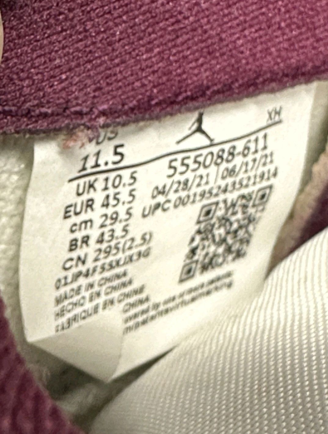 Jordan Brand Nike Air Jordan Retro 1 High OG Bordeaux Size 11.5 Men Size US 11.5 / EU 44-45 - 7 Thumbnail