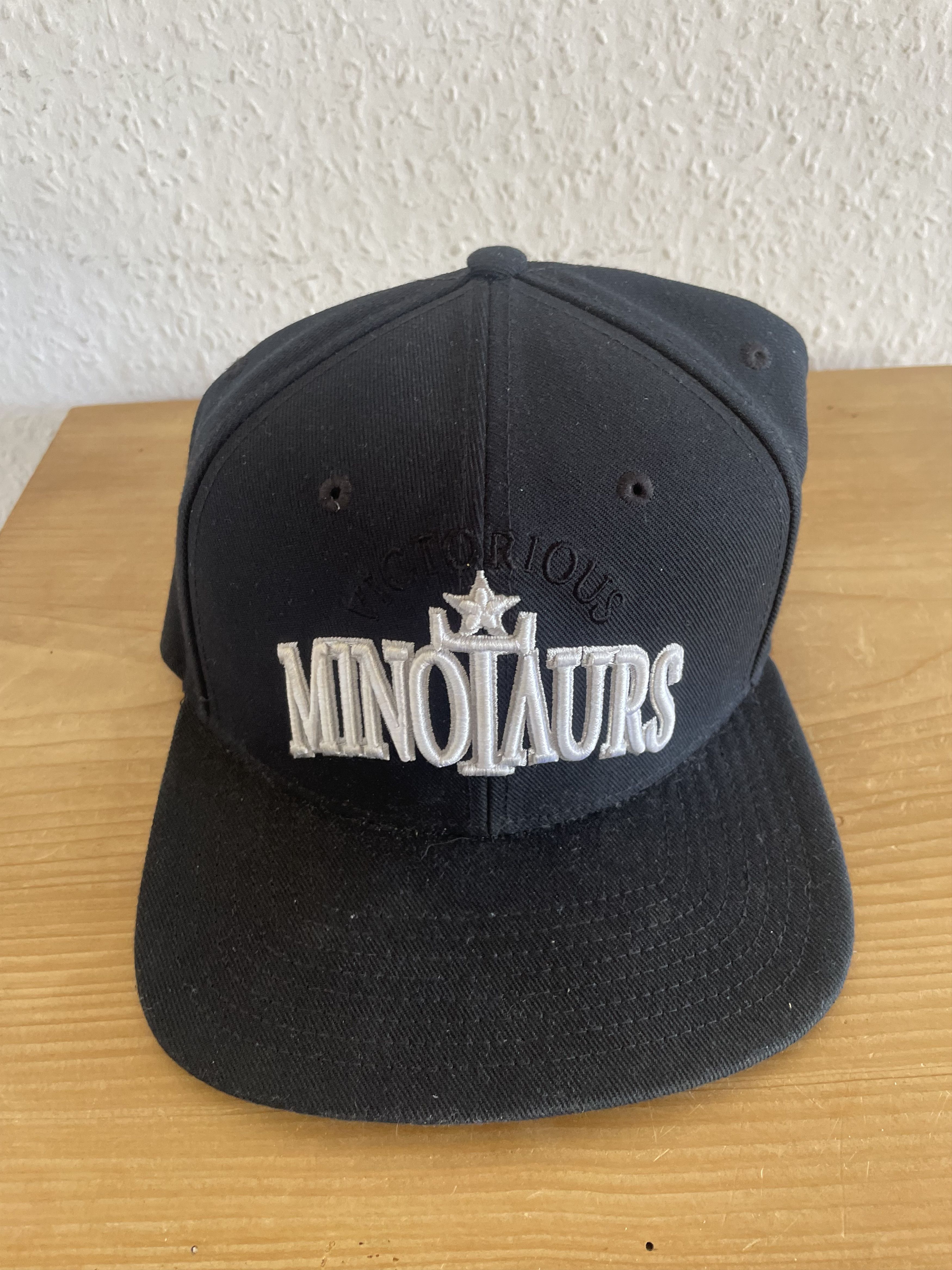 Nike × Riccardo Tisci Minotaurs Snapback Cap Black Size ONE SIZE - 1 Thumbnail