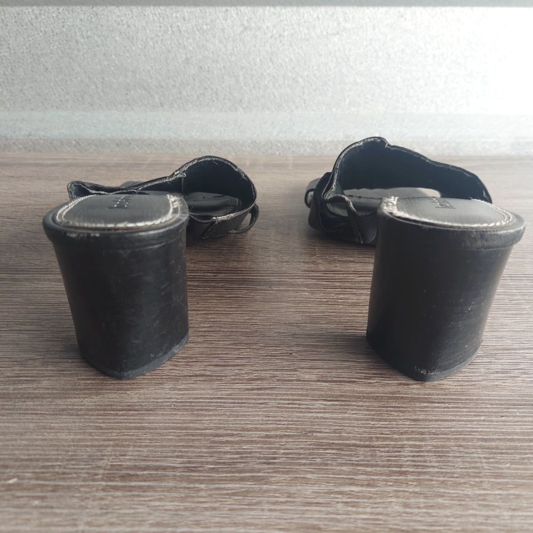 Liz Claiborne Liz Claiborne Women's Black Leather Slides Square Toe Pumps - Size 6.5M Size US 7 / IT 37 - 4 Thumbnail