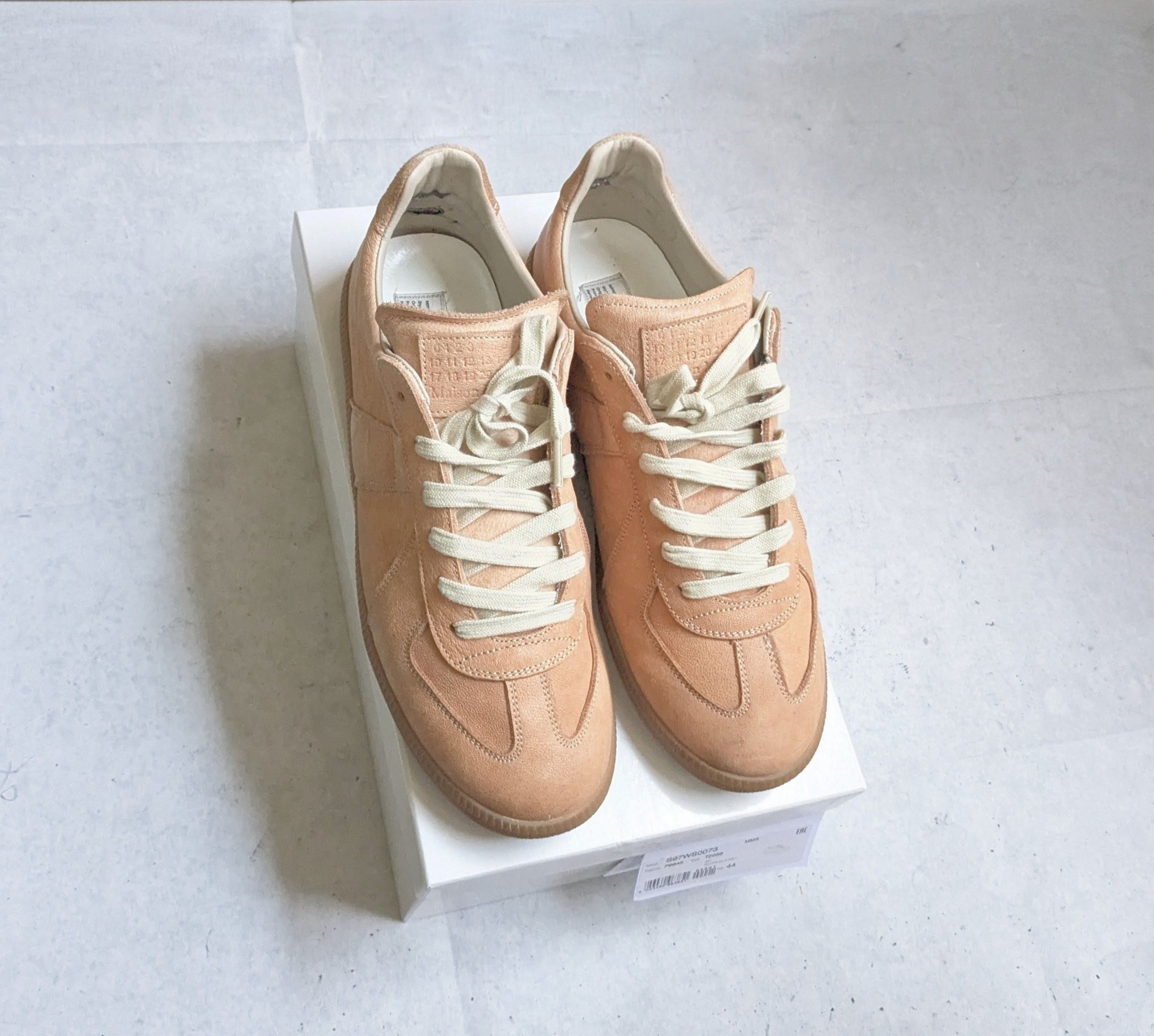 Maison Margiela Maison Margiela Replica GAT 11 44 Low Tops Beige Size US 11 / EU 44 - 1 Thumbnail