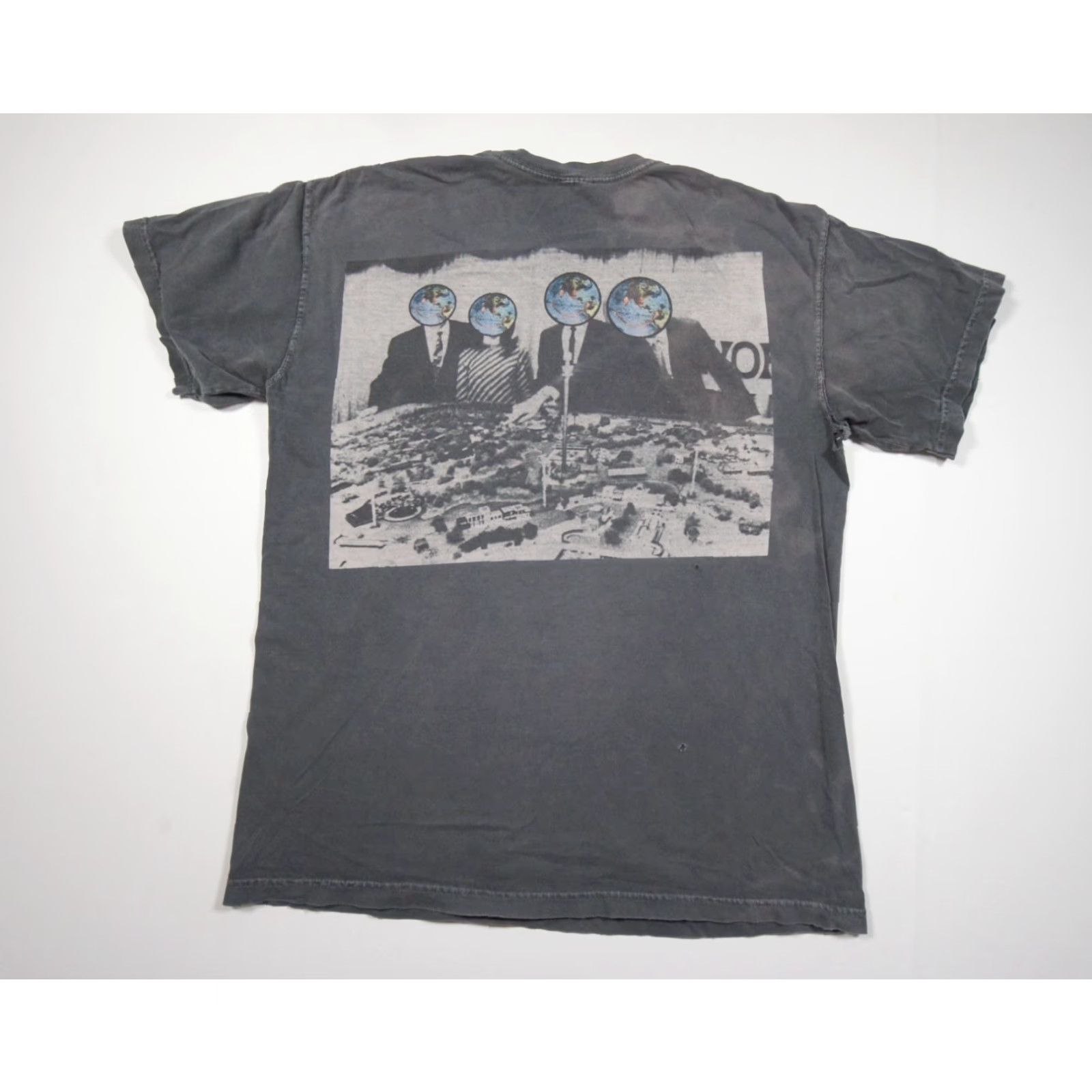Travis Scott VINTAGE Astro World T-Shirt Mens Medium Gray Rap Hip Hop Travis Scott Staff Tee All Seasons Size US M / EU 48-50 / 2 - 7 Thumbnail