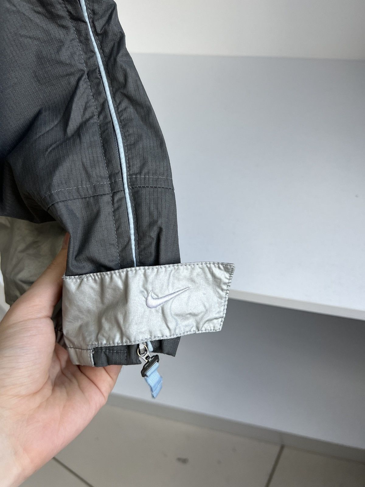 Nike × Vintage Vintage Nike Nylon Y2K Gray Pants Size US 31 - 10 Thumbnail