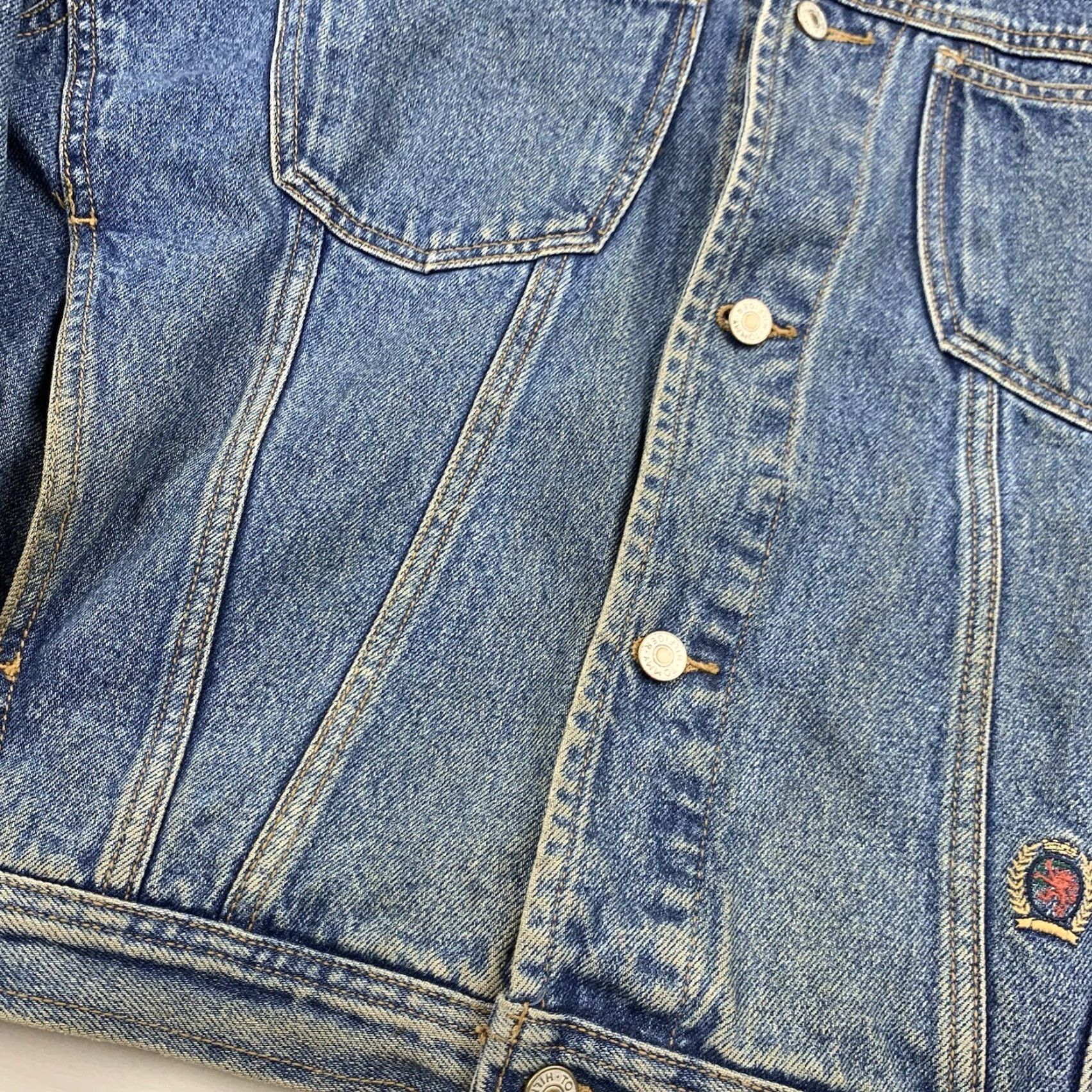 Tommy Hilfiger VINTAGE Tommy Hilfiger Denim Jacket Men XL Blue 90s Grunge Casual Jeans Outerwear Size US XL / EU 56 / 4 - 3 Thumbnail