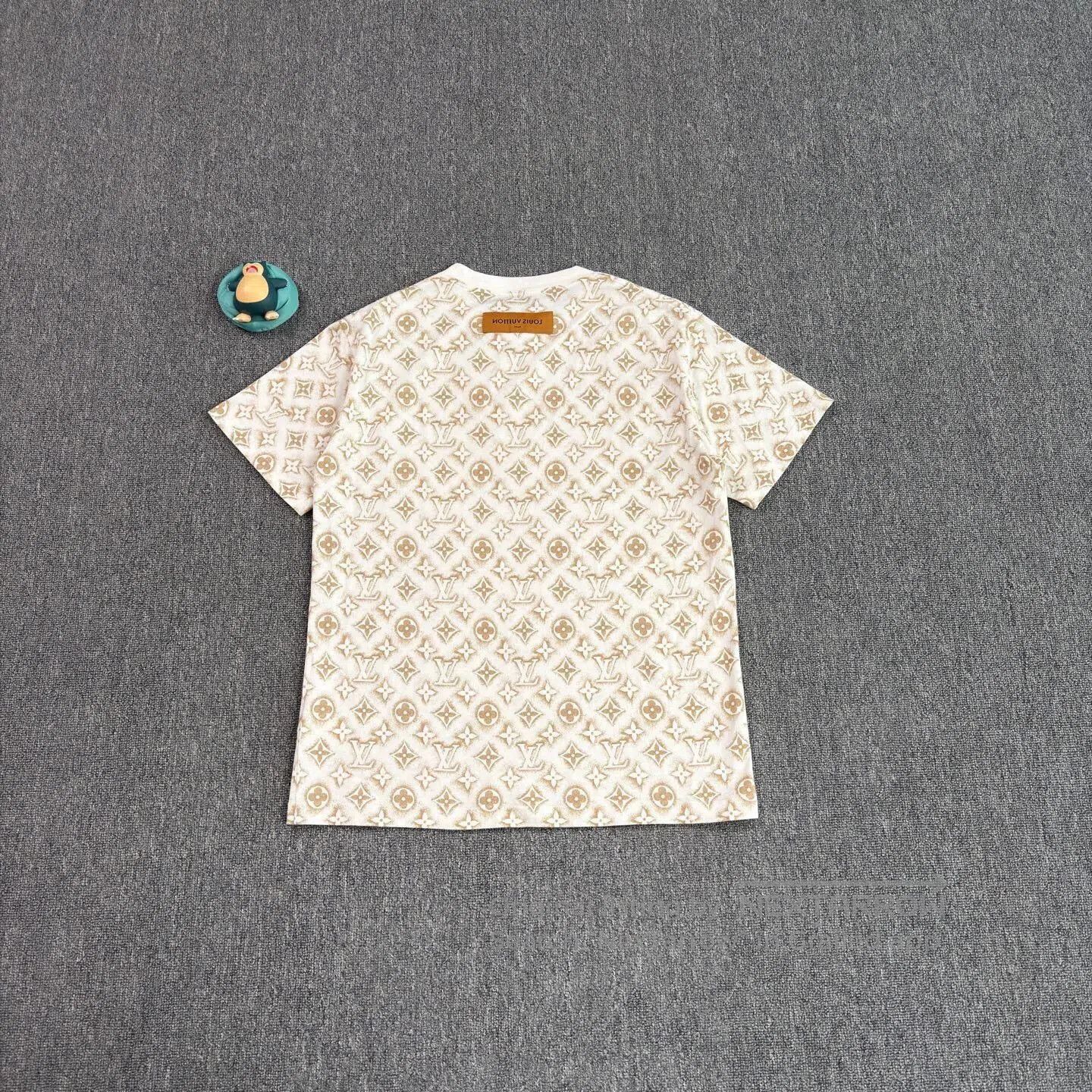 Louis Vuitton Beige Patterned Short-Sleeve Shirt. Size US S / EU 44-46 / 1 - 2 Thumbnail