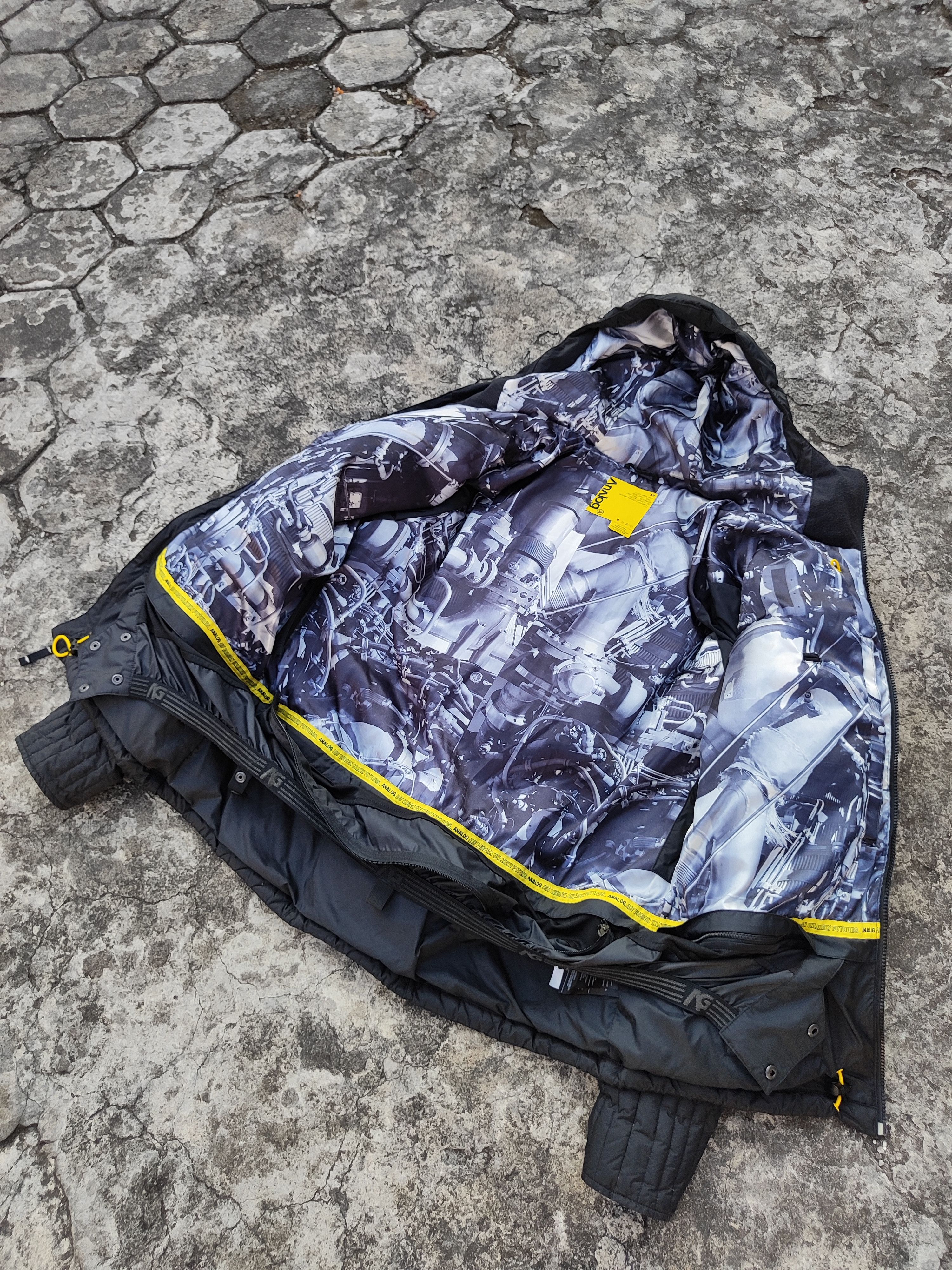Burton Burton Analog Puffer Size US S / EU 44-46 / 1 - 5 Thumbnail