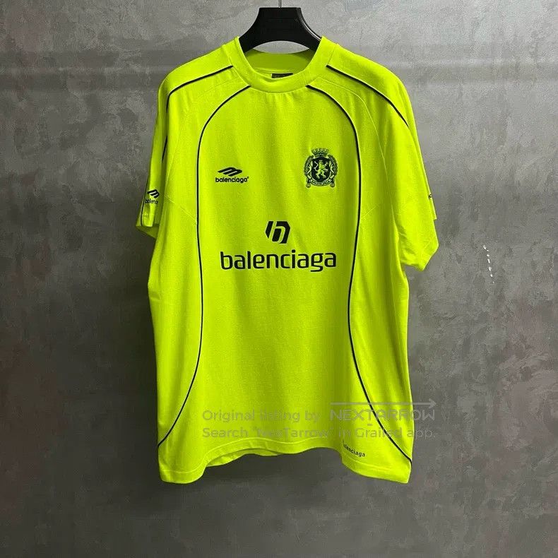 Balenciaga Balenciaga Fluorescent yellow logo letter print round-neck Size US M / EU 48-50 / 2 - 1 Thumbnail