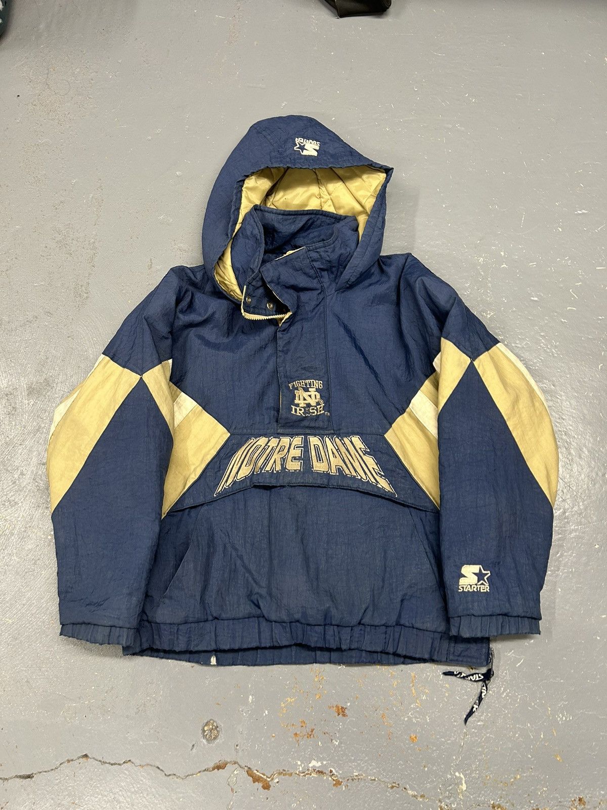 Crazy Vintage 90s Navy notre Dame University Starter Jacket
