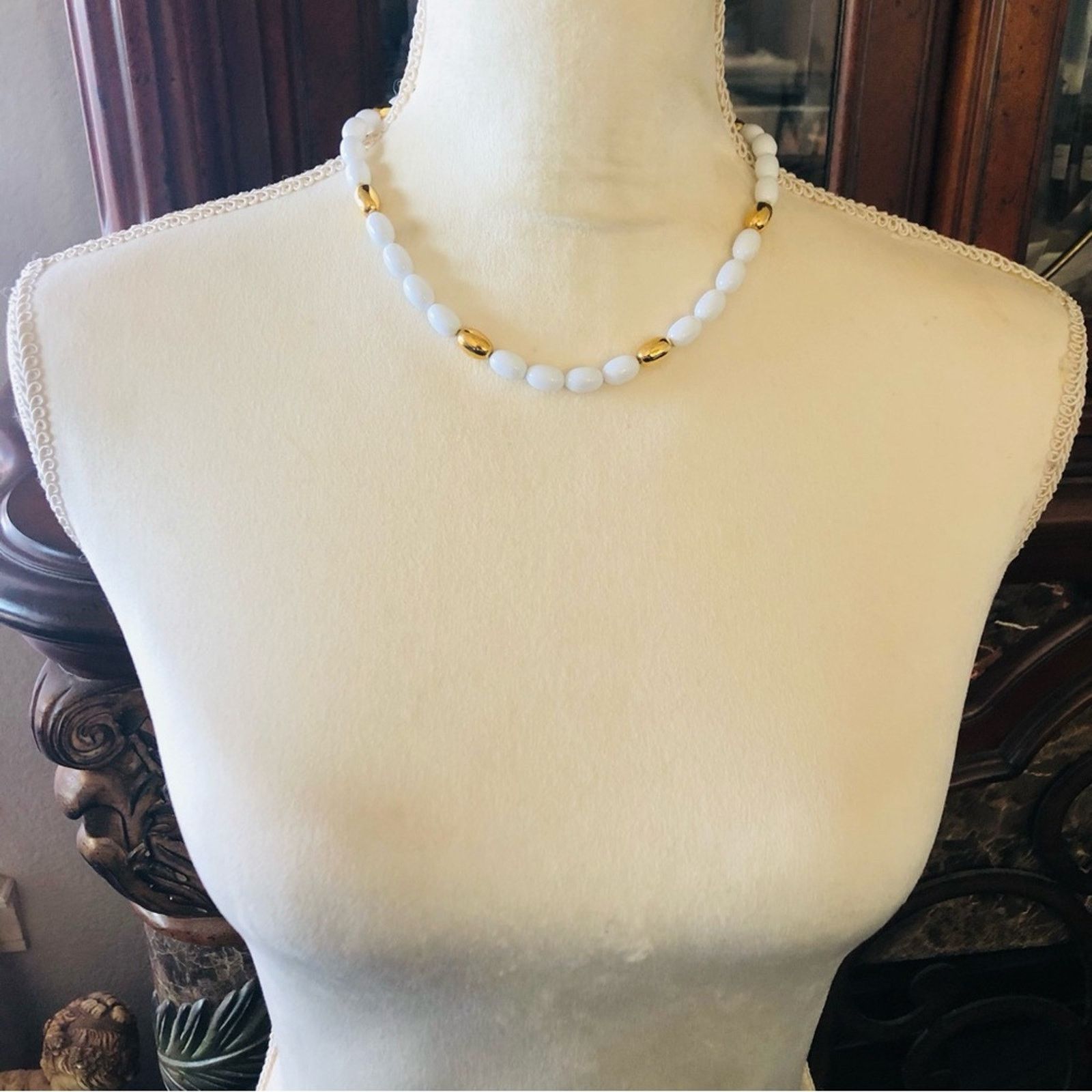 Vintage Vintage Napier white and gold barrel bead necklace Size ONE SIZE - 5 Thumbnail