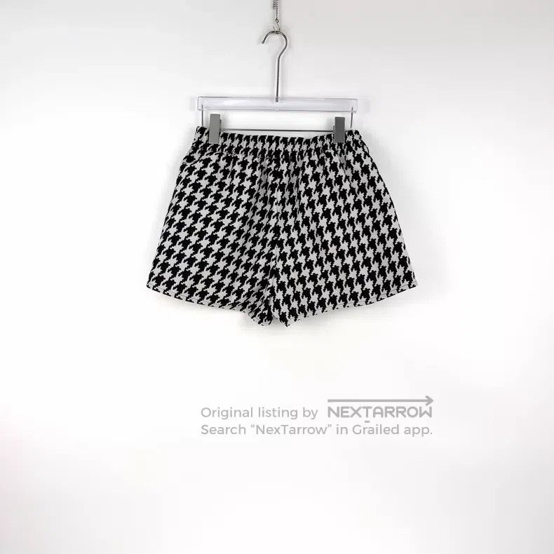Dior Dior Black and white large logo elastic waist nylon shorts Size 25" / US 0 / IT 36 - 4 Thumbnail