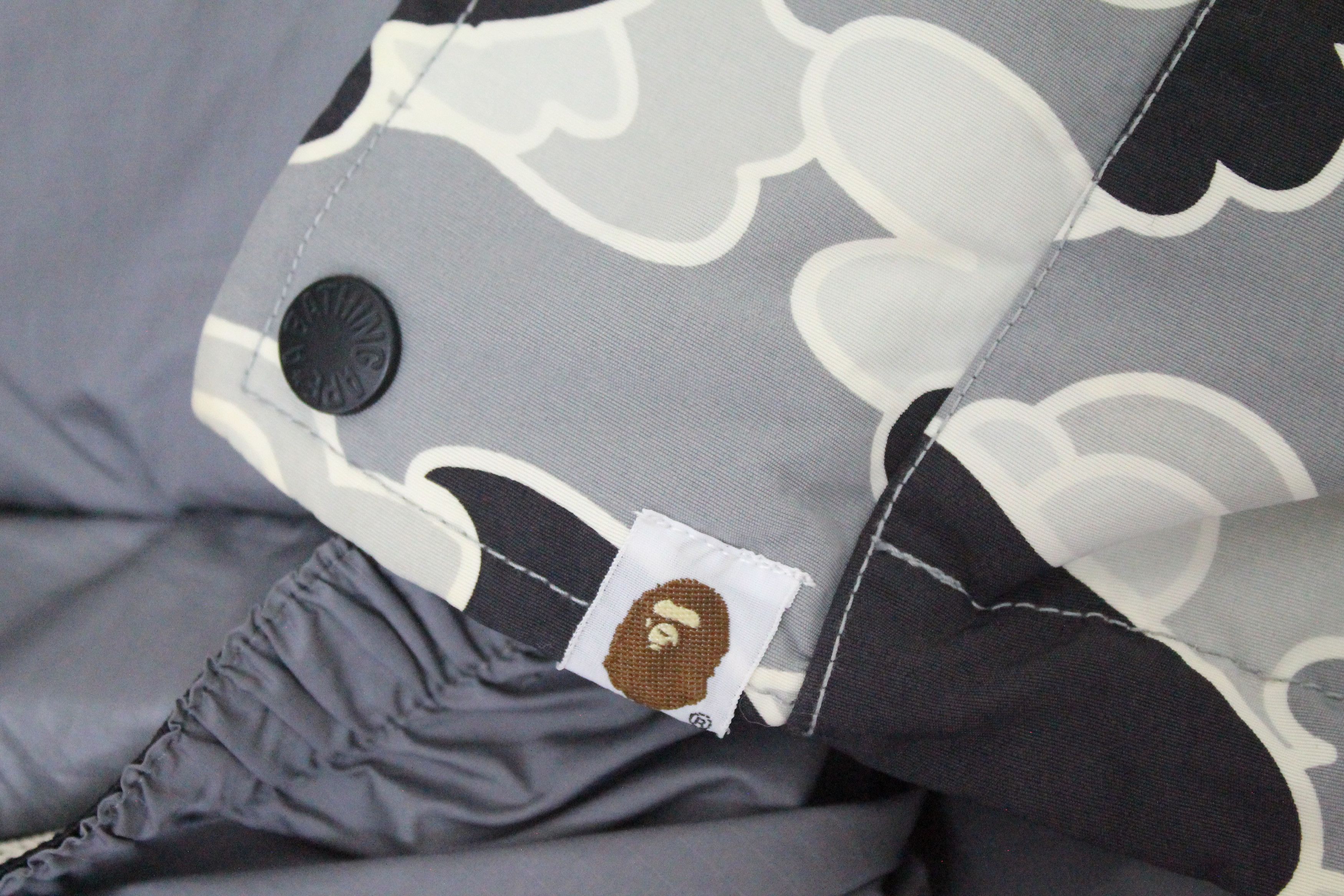 Bape Vintage OG BAPE Camouflage Snowboard Jacket Size US L / EU 52-54 / 3 - 17 Thumbnail