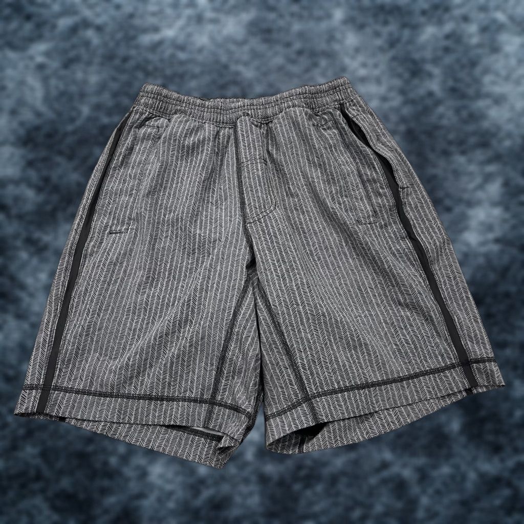 Lululemon Lululemon Shorts Mens S Gray Herringbone Pace Breaker Lined 9 Inch Gym Size US 29 - 1 Thumbnail