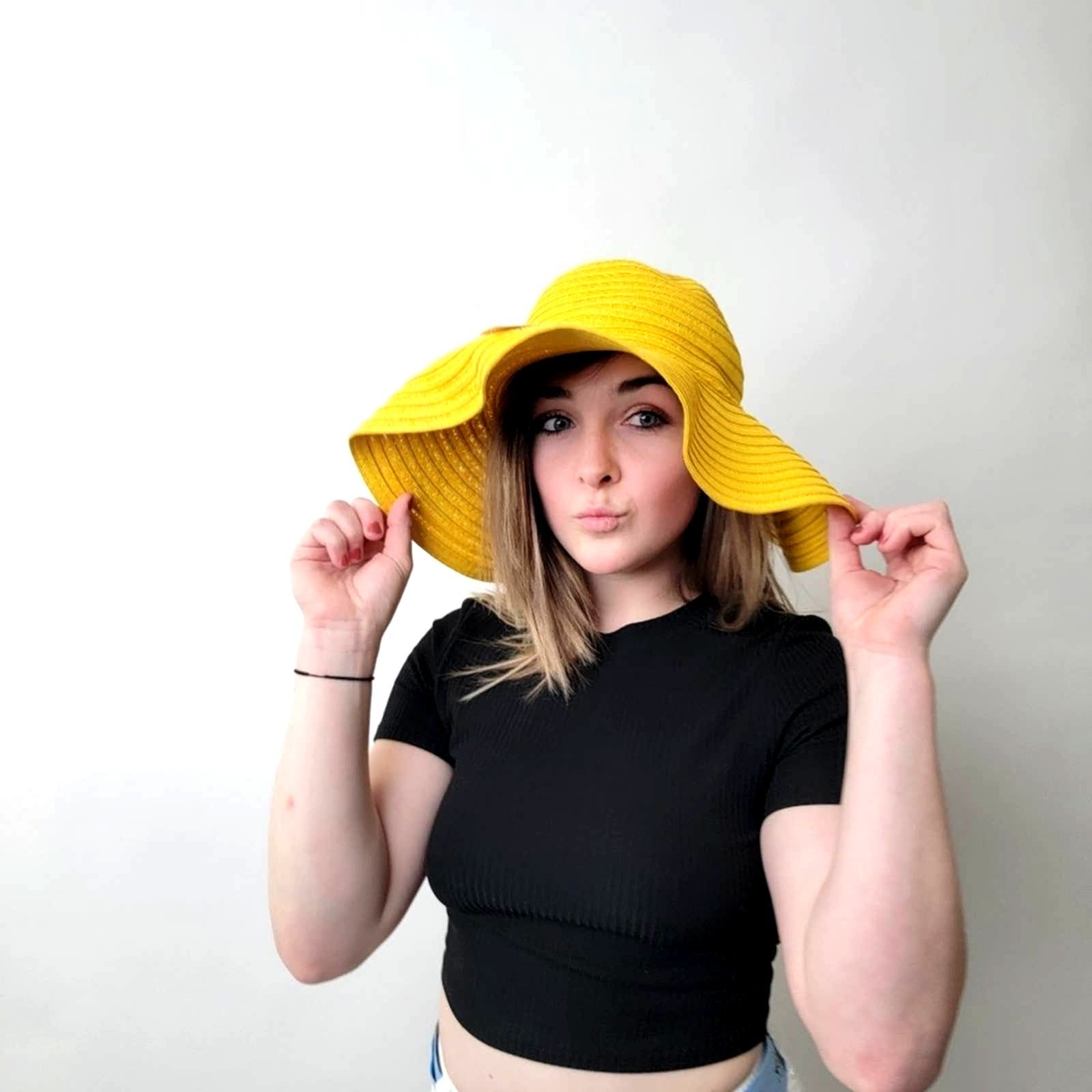 Designer NEW Floppy Summer Sunshine Yellow Widebrim Hat Size ONE SIZE - 6 Thumbnail