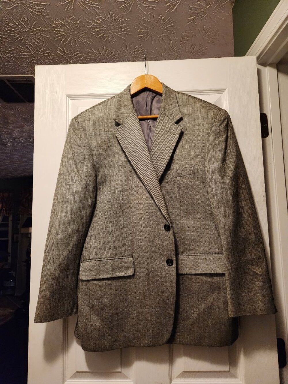 Ralph Lauren Ralph Lauren men's gray 100%silk sport coat blazer size: 42S Size 42S - 1 Thumbnail