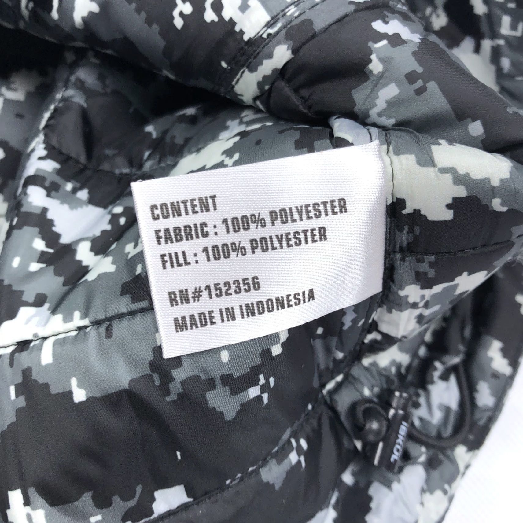 Vintage VINTAGE? No (not vintage) iBKUL Women's Puffer Vest M Digital Camo Polartec Power Fill Full Zip Shirt? Size M / US 6-8 / IT 42-44 - 7 Thumbnail