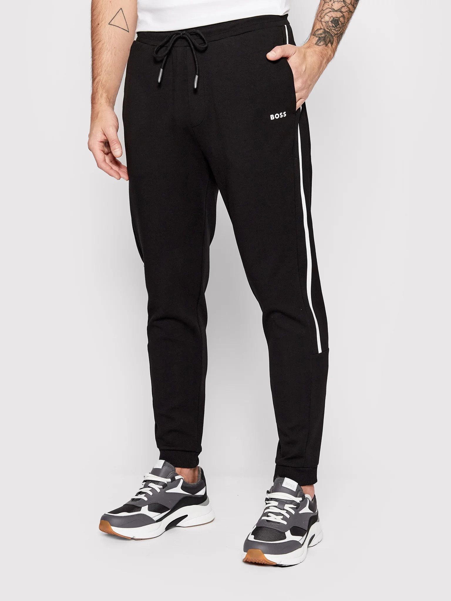 Hugo boss hadiko joggers black online