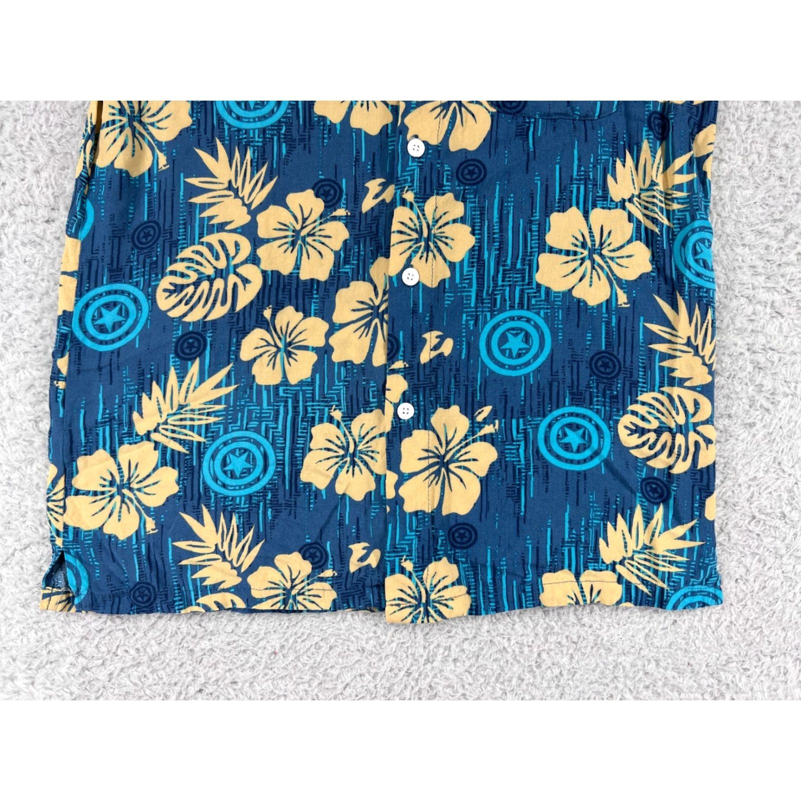 Vintage Captain America Shirt Mens Small Blue Beige Floral Marvel Comics Hawaiian Button Up Size US S / EU 44-46 / 1 - 6 Thumbnail