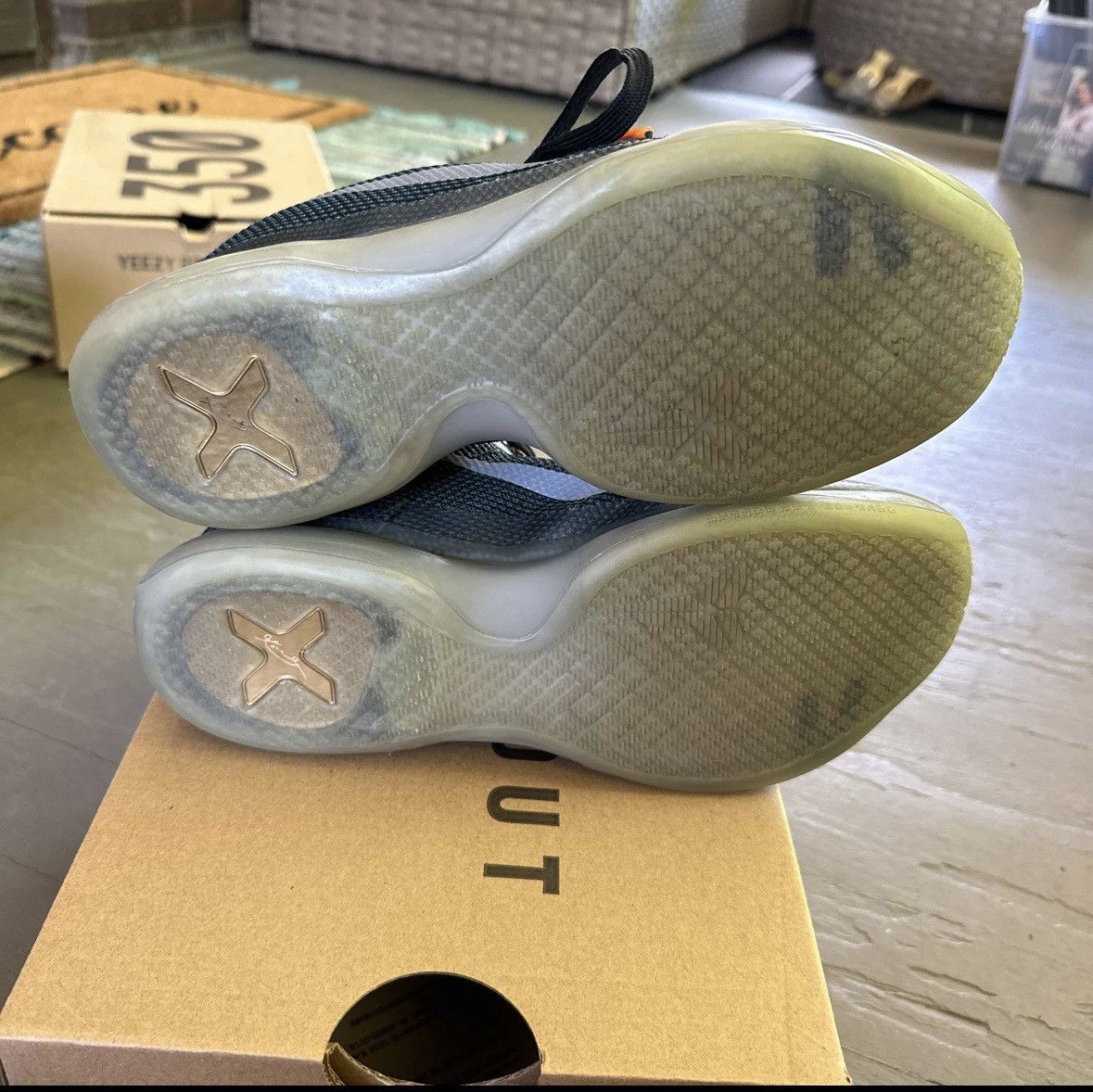 Nike Kobe 10 Flight from 2015 Size US 8.5 / EU 41-42 - 5 Thumbnail