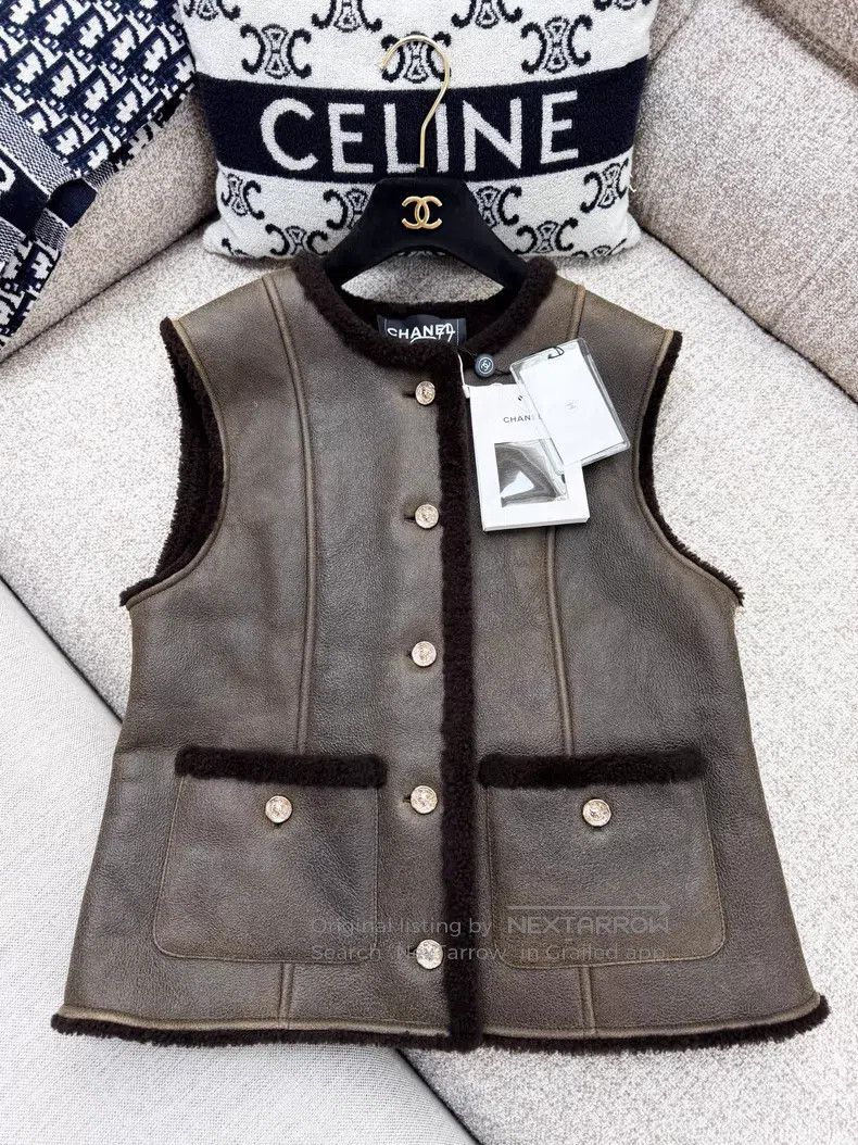 Chanel Chanel Fur all-in-one vest suede cotton vest Size M / US 6-8 / IT 42-44 - 2 Thumbnail