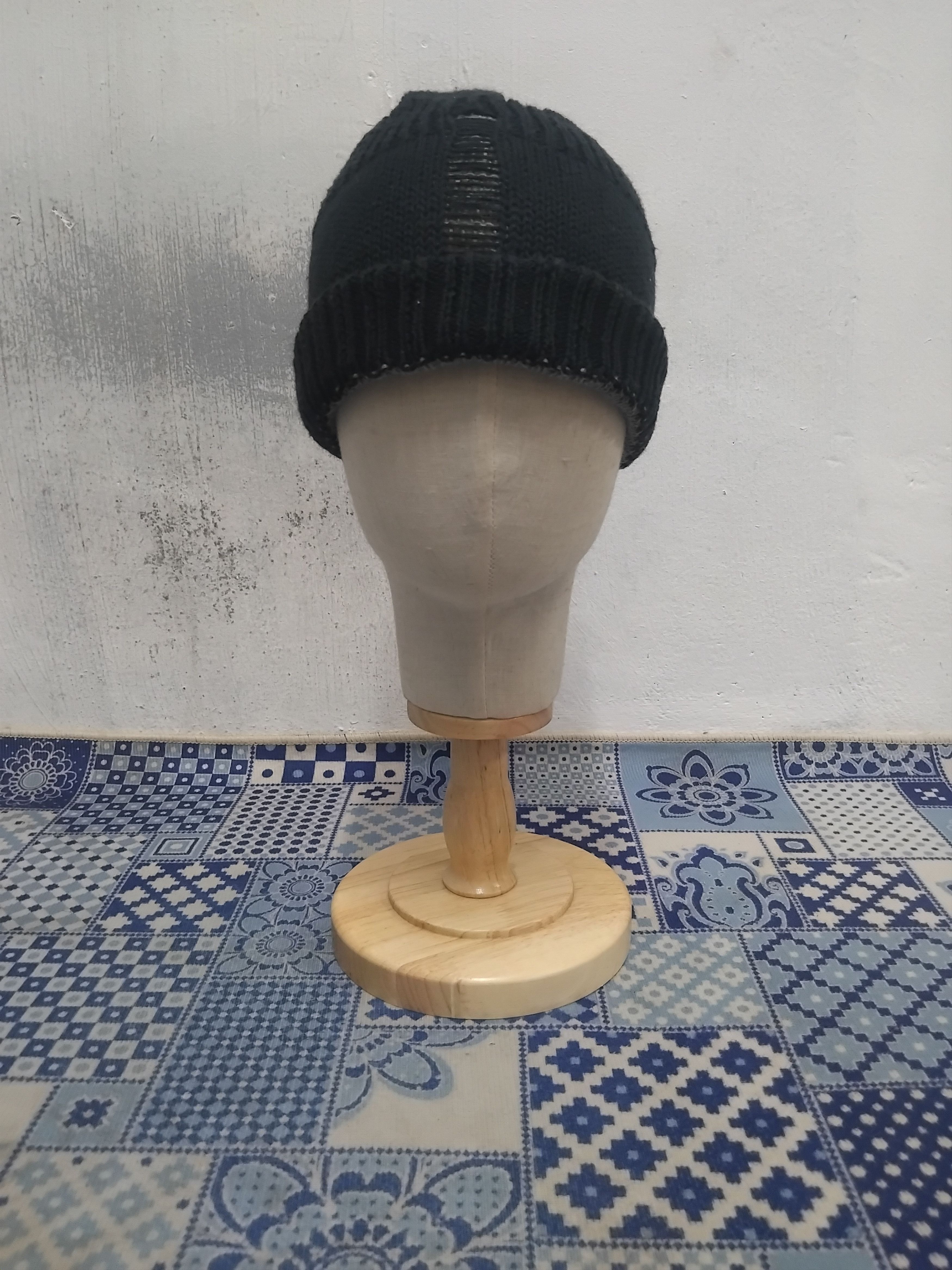 United Arrows United Arrows Beauty & Youth distressed tear style beanie Size ONE SIZE - 5 Thumbnail