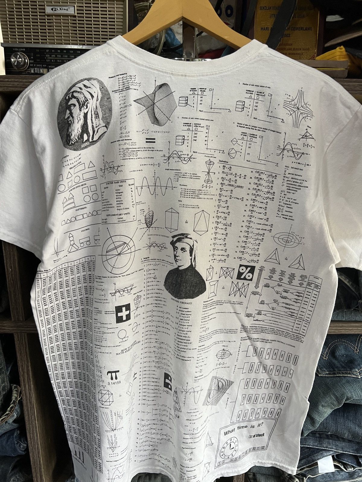 Japanese Brand 🔥Vintage Gildan Fullprinted Math Hurts Tee Size US M / EU 48-50 / 2 - 5 Thumbnail