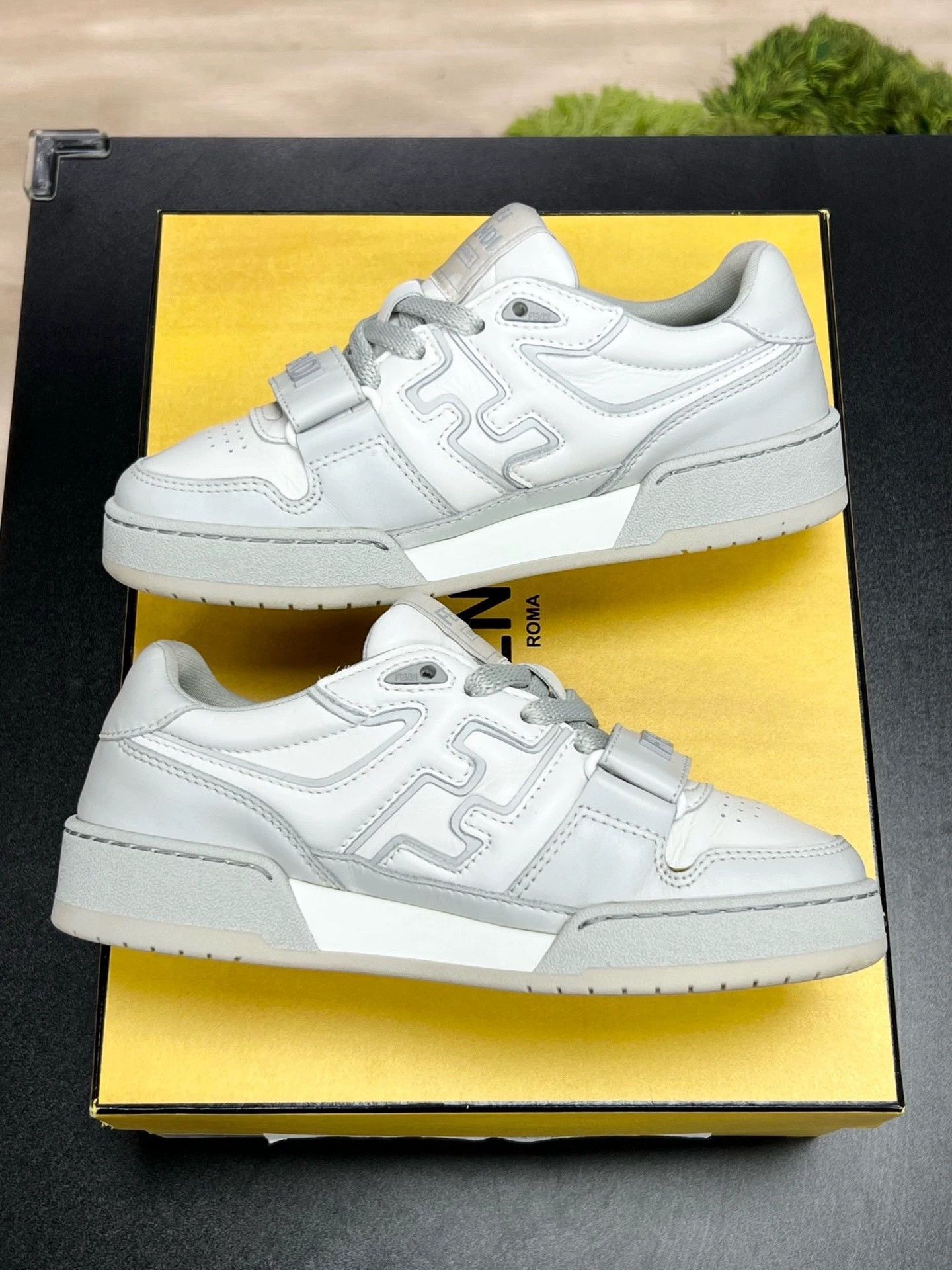 Fendi Fendi Velcro Sneakers Size 36 with Box Size US 5.5 / EU 38 - 6 Thumbnail