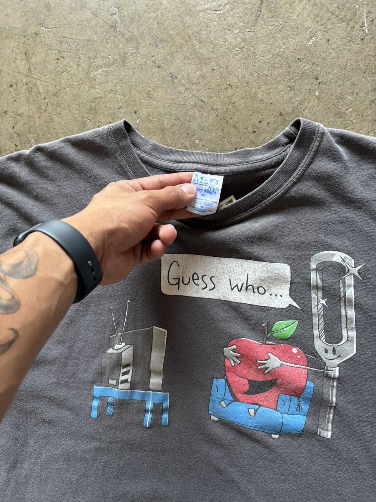 Vintage Y2k Guess Who Tee Size US L / EU 52-54 / 3 - 2 Thumbnail