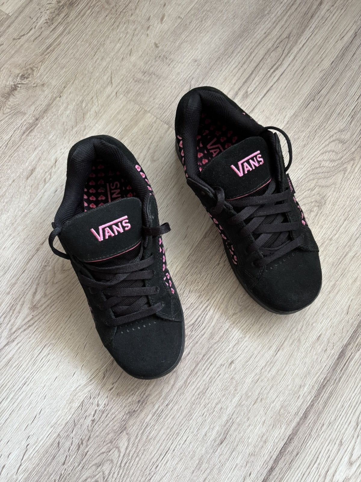 Vans Vans Decline Women’s 6.5 Pink Heart Skull Rare 2009 Y2K Emo Size US 6.5 / IT 36.5 - 2 Thumbnail