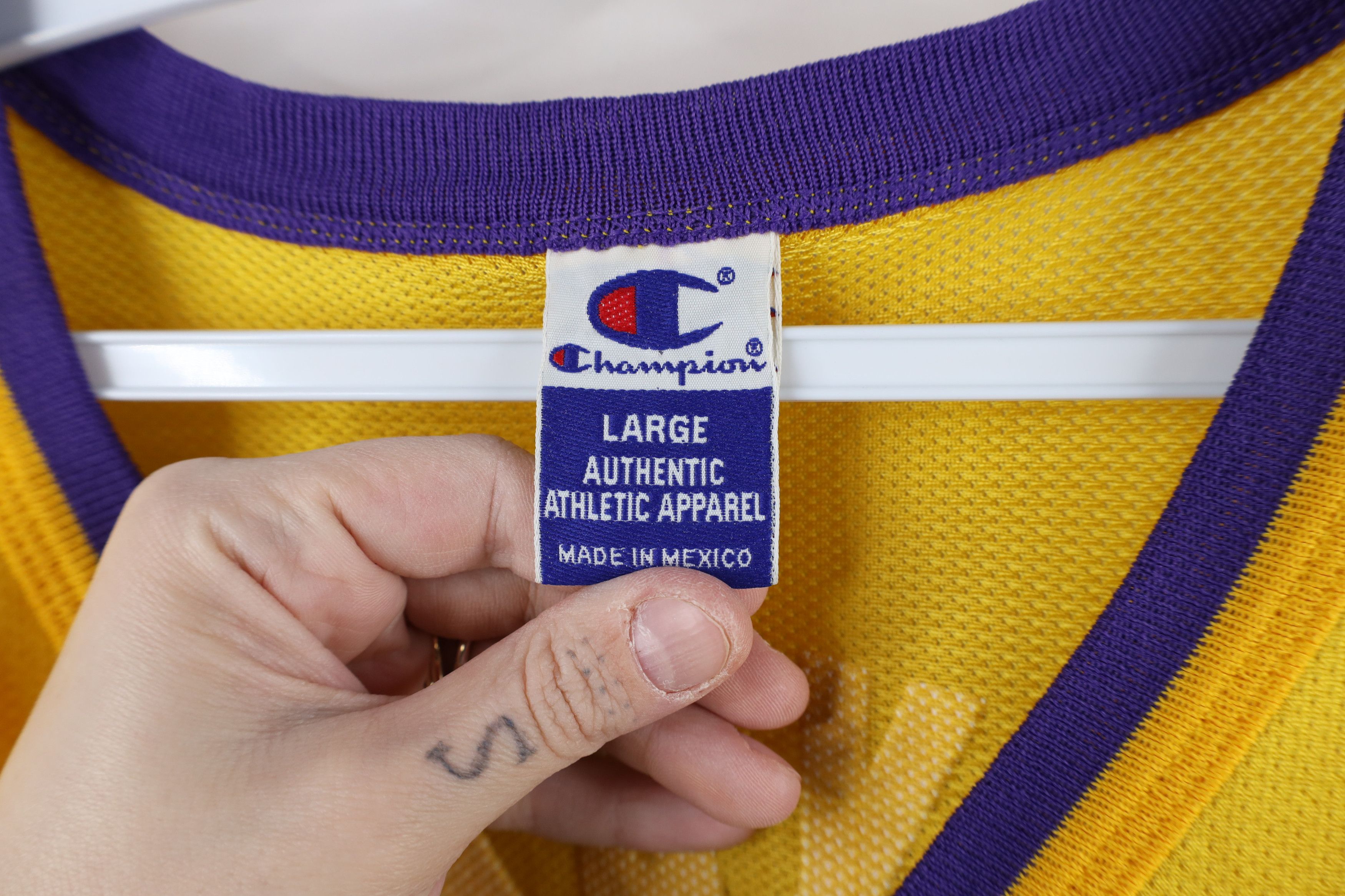 Champion × Vintage Vintage 90s Champion Los Angeles Lakers Basketball Jersey #8 Size US L / EU 52-54 / 3 - 10 Thumbnail