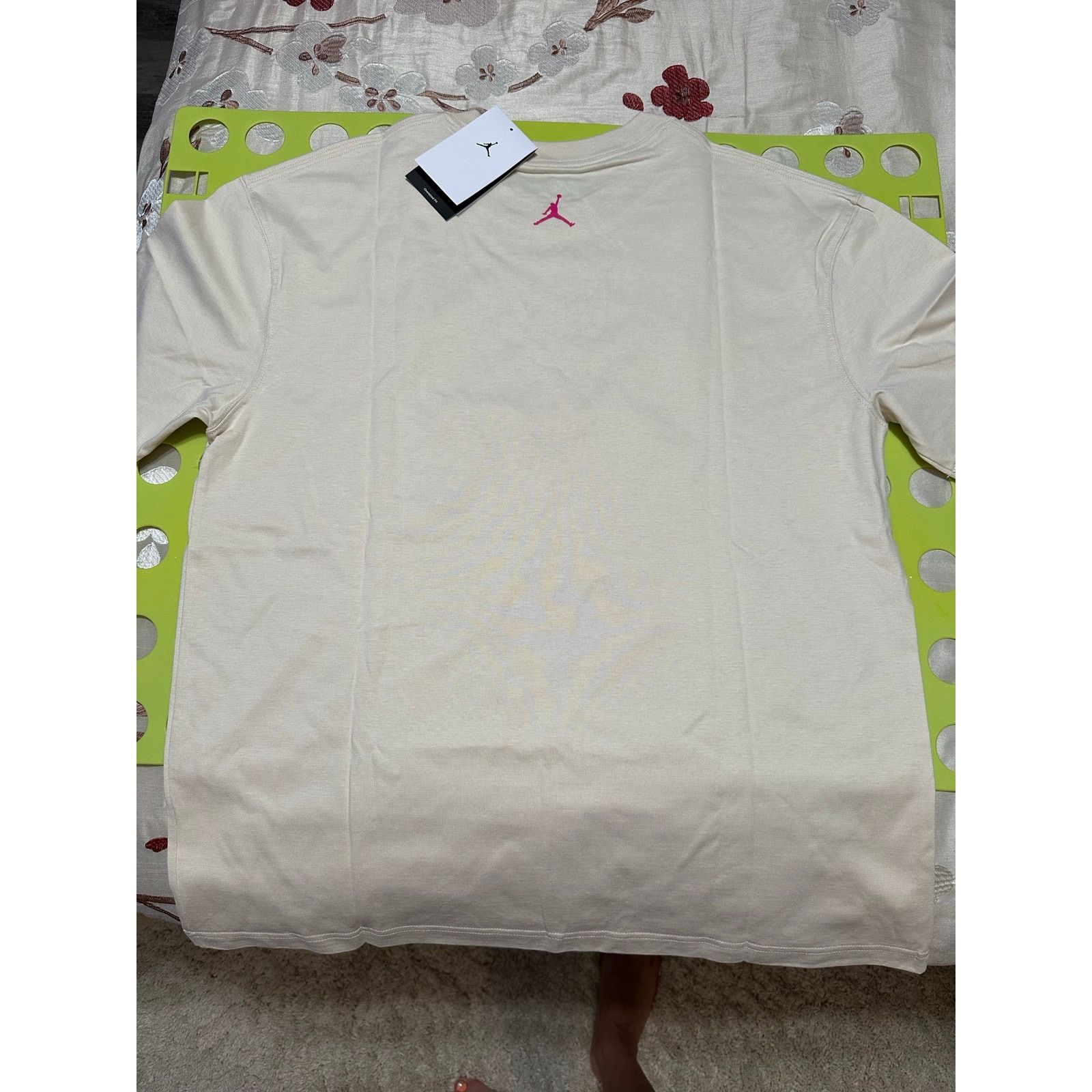 Nike *NWT* NIKE Woman’s Oversized T-shirt (pink/beige) - Small Size S / US 4 / IT 40 - 4 Thumbnail
