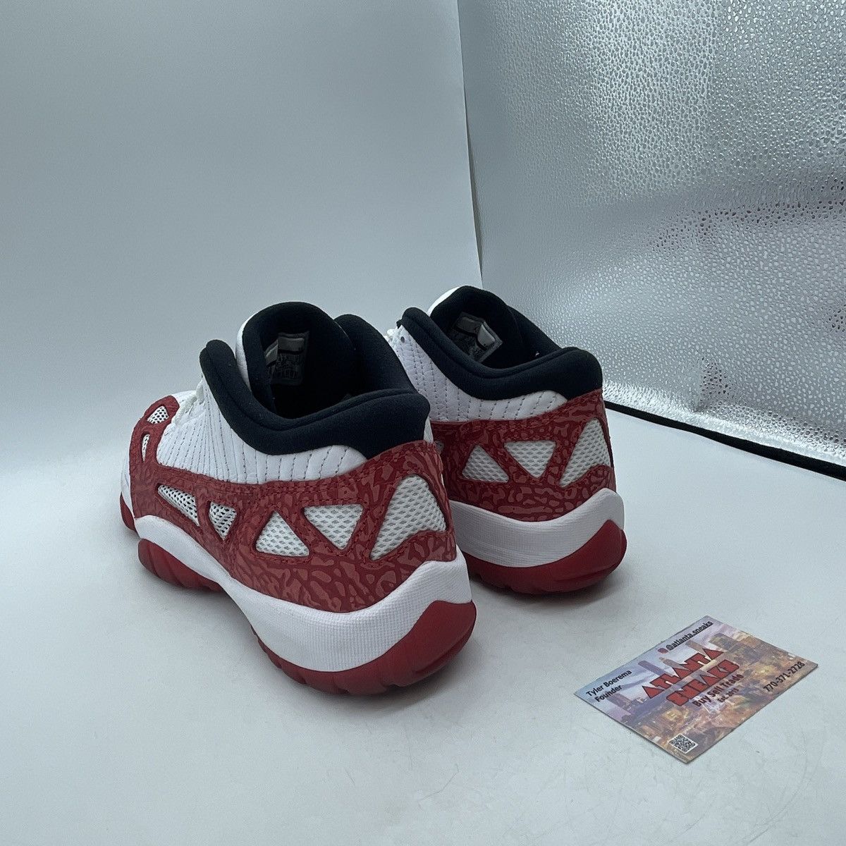Jordan Brand Air Jordan 11 gym red Size US 9 / EU 42 - 4 Thumbnail