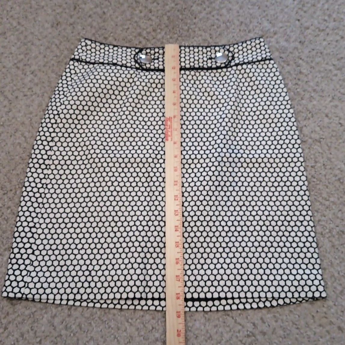 Ann Taylor Ann Taylor Skirt Petites 2P Short White Black Geometric Lined Silk Zip Women Size 26" / US 2 / IT 38 - 4 Thumbnail