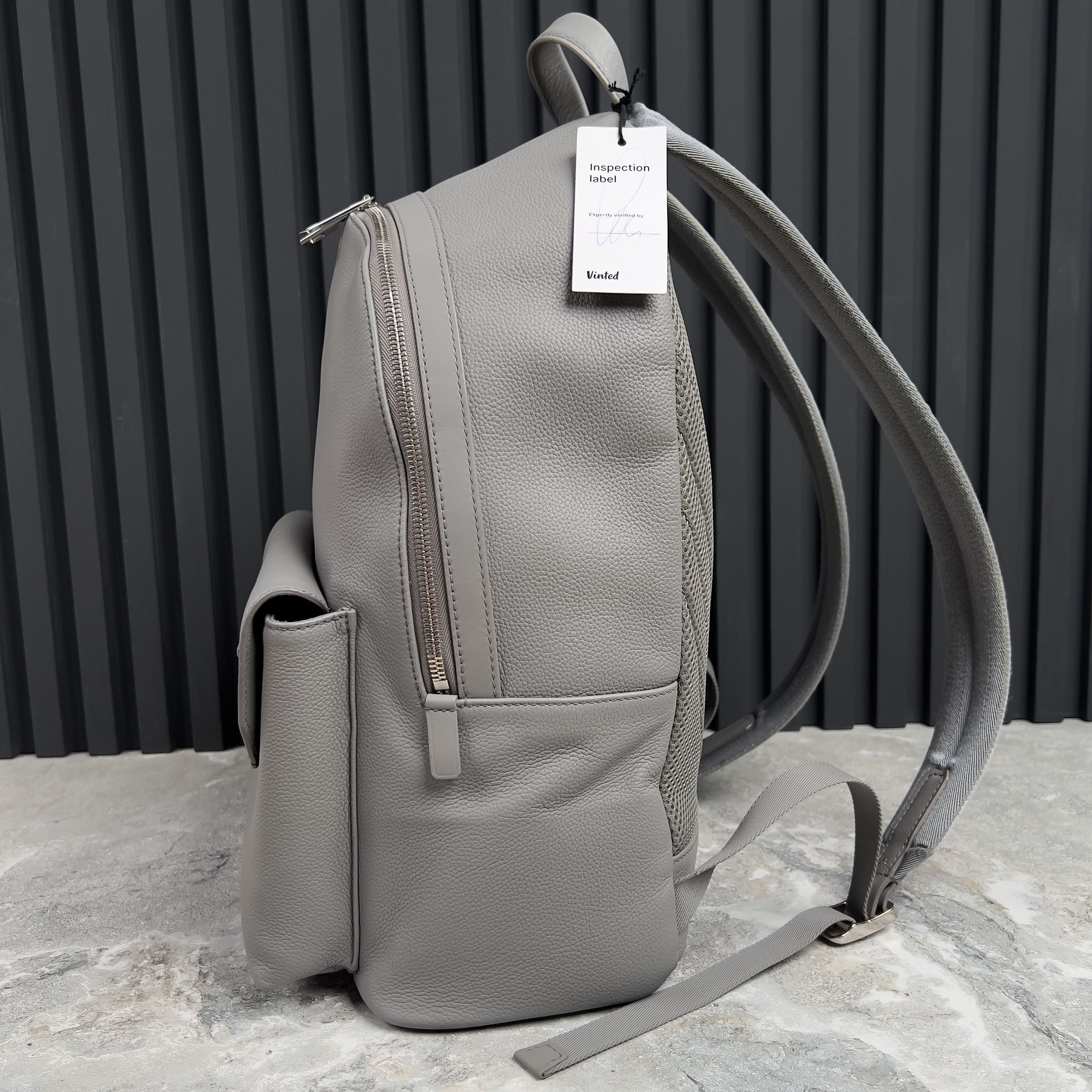 Louis Vuitton Louis Vuitton Aerogram Takeoff Backpack Grain Gray Leather Size ONE SIZE - 2 Thumbnail