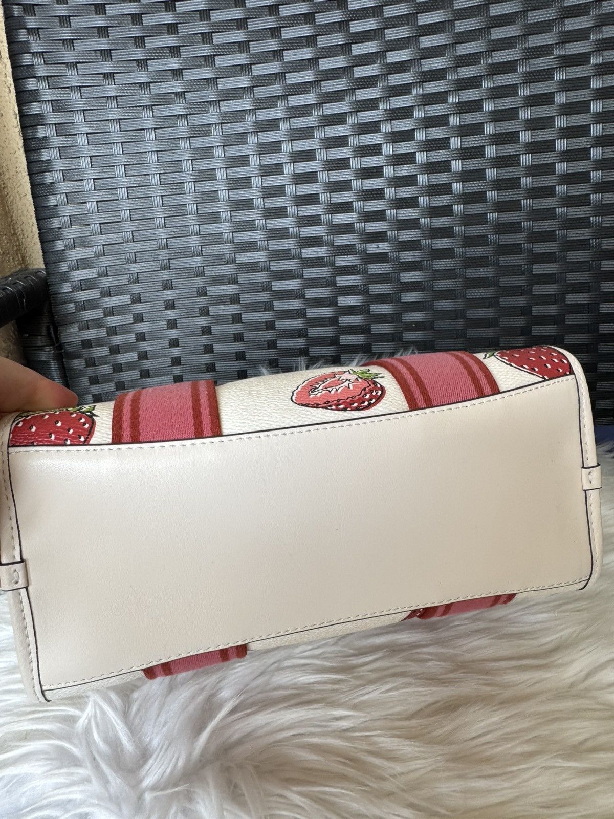 Coach Coach Smith Tote Bag 24 With Strawberry Print CAR80 Size ONE SIZE - 10 Thumbnail