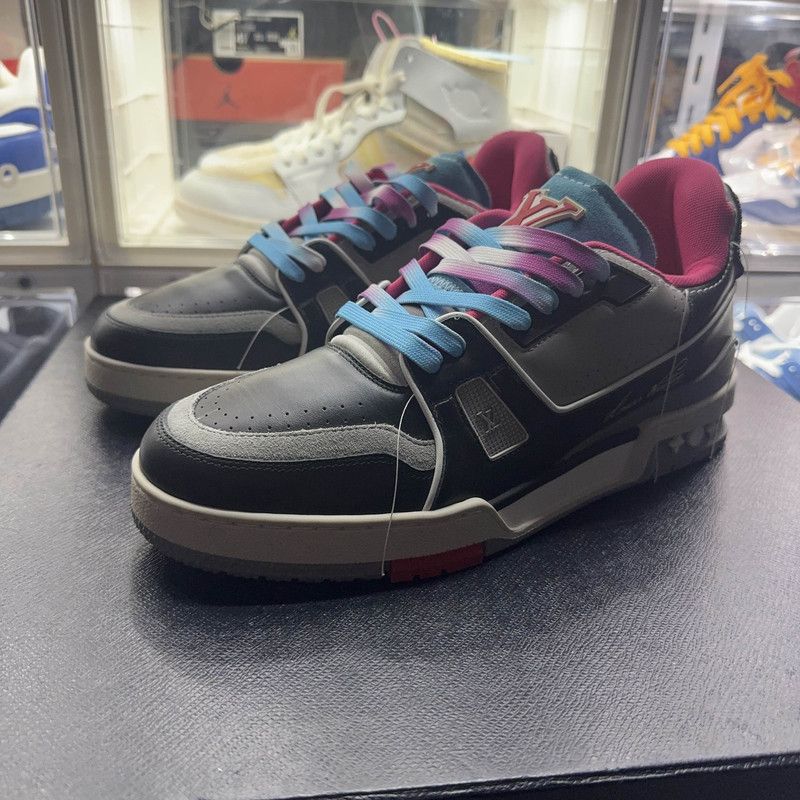 Louis Vuitton Louis Vuitton Stylish Low-Top Trainer for Men 0079 Size US 8.5 / EU 41-42 - 1 Thumbnail