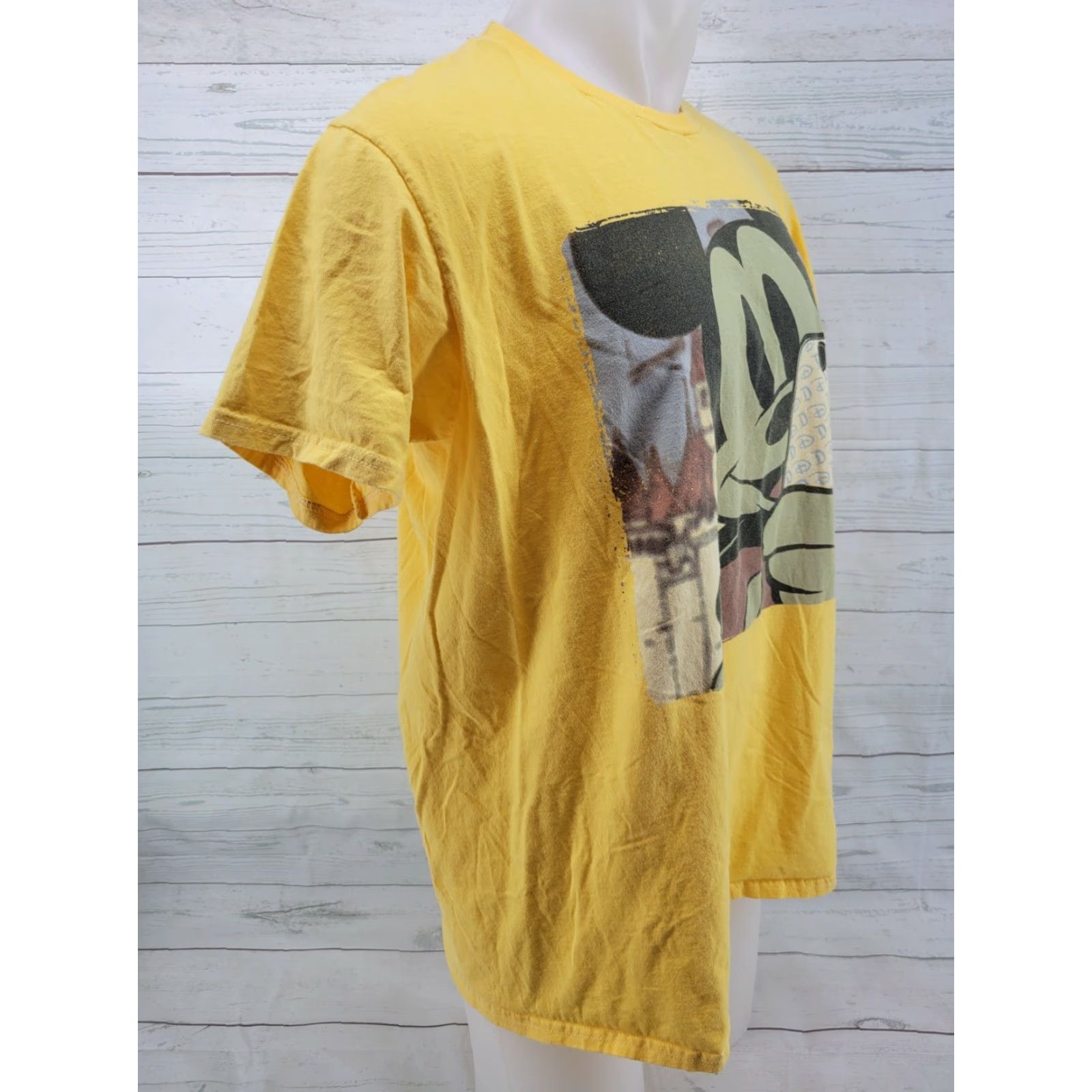 Disney Disney Men's T Shirt Mickey Mouse Phone Disneyland Disneyworld Graphic Tee XL Shirt Mens? Size US XL / EU 56 / 4 - 4 Thumbnail