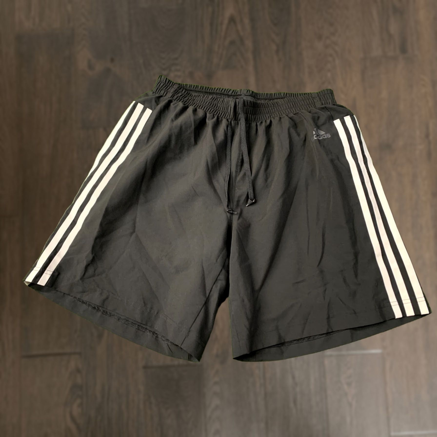Adidas ADIDAS PERFORMANCE ORIGINAL 2019 MEN RUN SPORT TRAINING SHORTS M Black and White Training Mens Shorts Size US 31 - 1 Thumbnail
