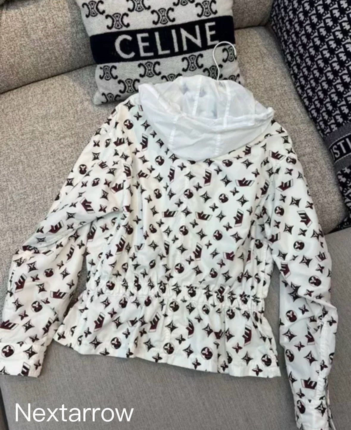 Louis Vuitton Louis Vuitton white background floral hooded waist jacket Size US M / EU 48-50 / 2 - 2 Thumbnail