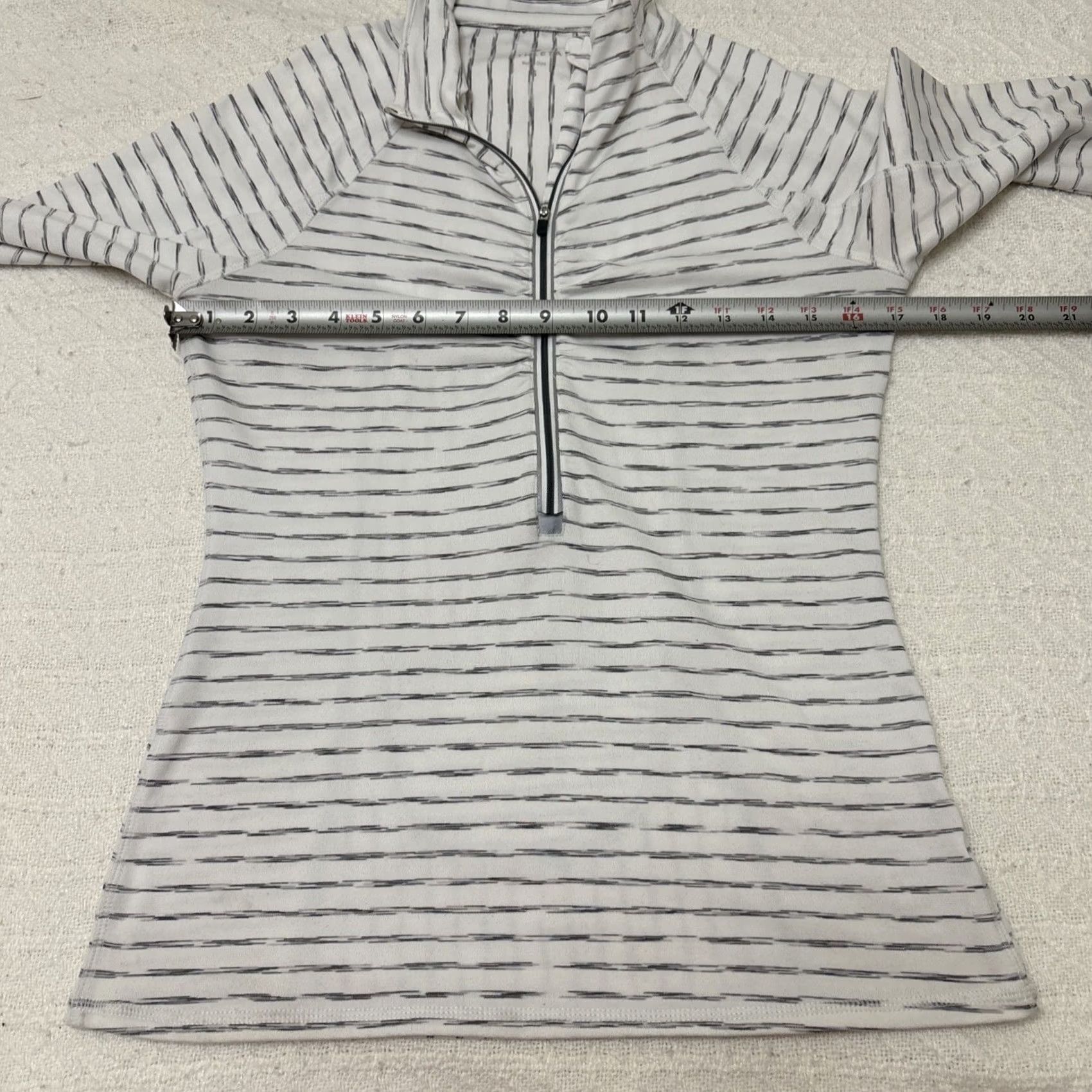 Athleta VINTAGE Athleta Striped Elite Half Zip Shirt Women S White Longsleeve Thumb Holes Yoga Run Activewear Pullover Slim Regular Weekend? Size S / US 4 / IT 40 - 3 Thumbnail