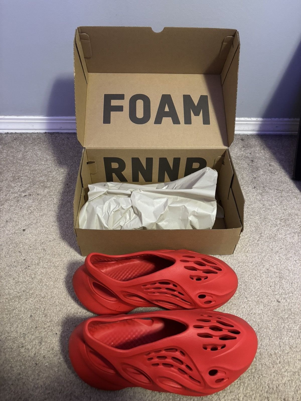 Yeezy Yeezy foam rnnr red Size US 9 / EU 42 - 1 Thumbnail