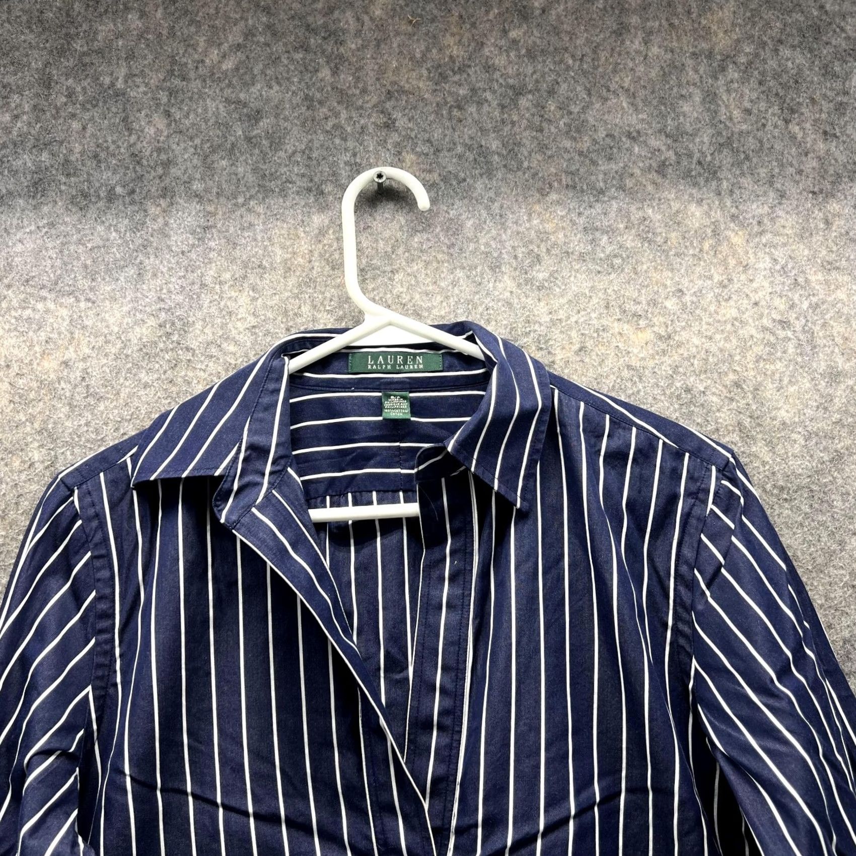 Ralph Lauren VINTAGE? No. Lauren Ralph Lauren Shirt Women Small Blue Striped Button-Up Long Sleeve Collared pullover Casual Shirt Women S Blue Striped 3/4? Size S / US 4 / IT 40 - 2 Thumbnail