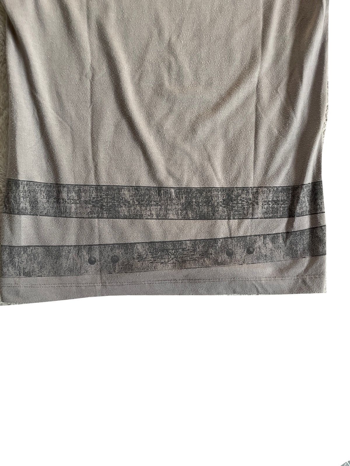 If Six Was Nine 2000s HIDEAWAYS Japanese archive Vkei Gothic Emblem Tee Size US S / EU 44-46 / 1 - 7 Thumbnail