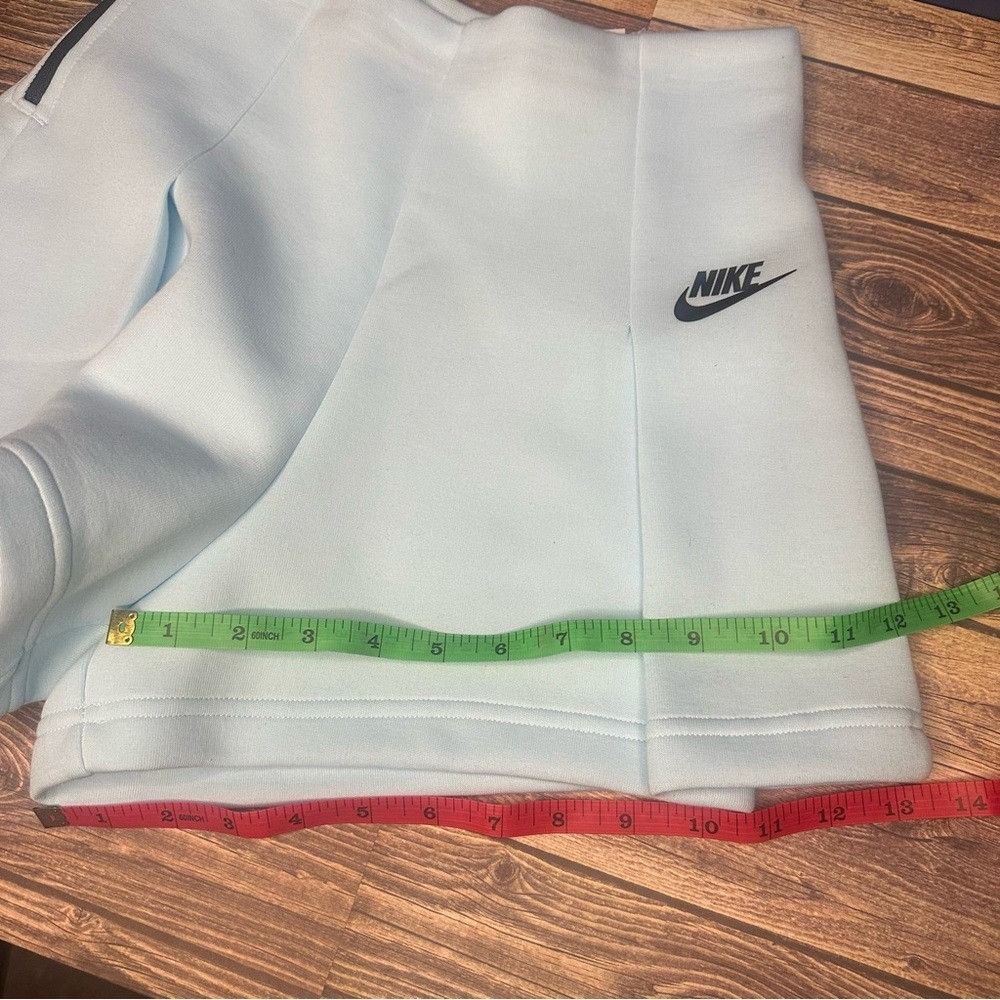 Nike Nike Women's Tech Fleece High Waisted 3” Pleated Shorts XS Size 26" / US 2 / IT 38 - 6 Thumbnail