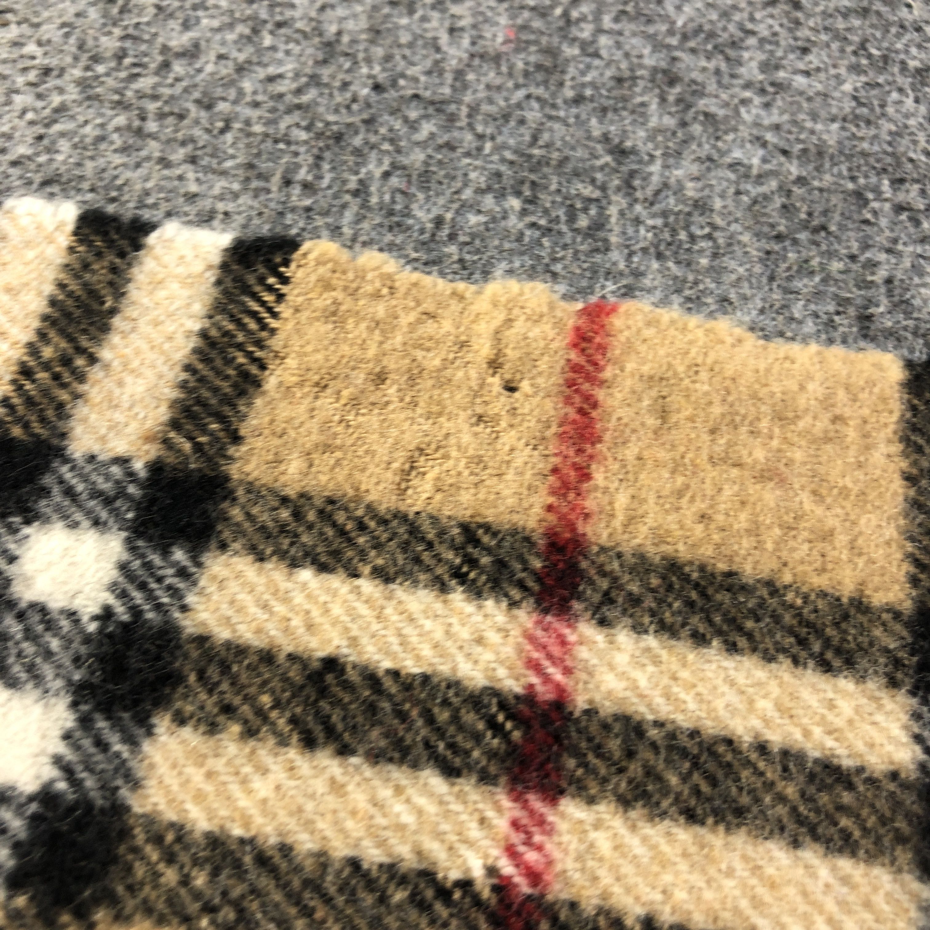 Burberry Burberry Nova Check Tan Wool Scarf Muffler V2637 Size ONE SIZE - 12 Thumbnail