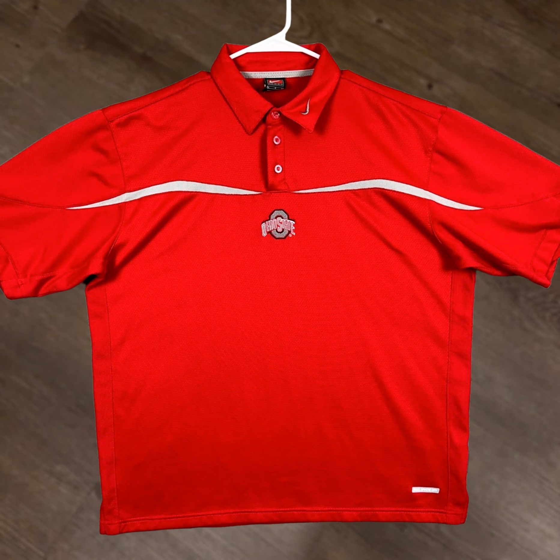 Nike VINTAGE Nike Sphere Dry Shirt Polo Mens Large Red Buckeyes Rugby Team Shirt Size US L / EU 52-54 / 3 - 1 Thumbnail