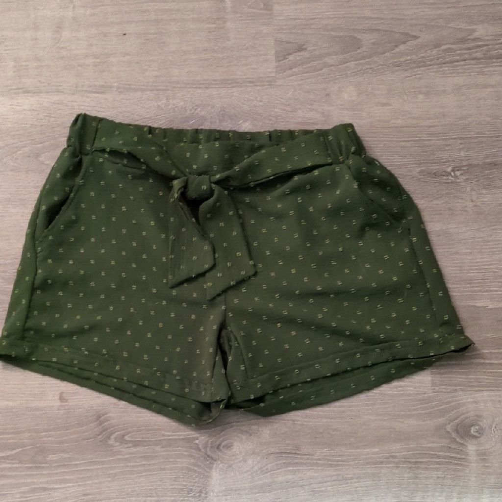 Other Misia Green Cuff Shorts Size Large Size 31" - 1 Thumbnail