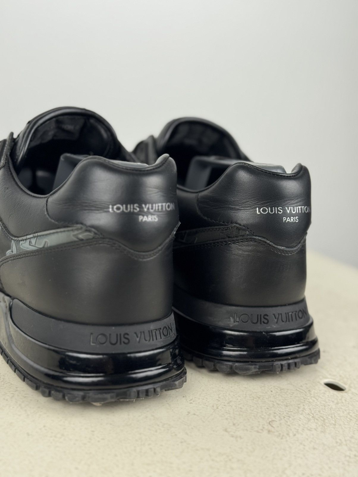Louis Vuitton Louis Vuitton sneakers in excellent condition, sizes 9-10 Size US 10 / EU 43 - 4 Thumbnail