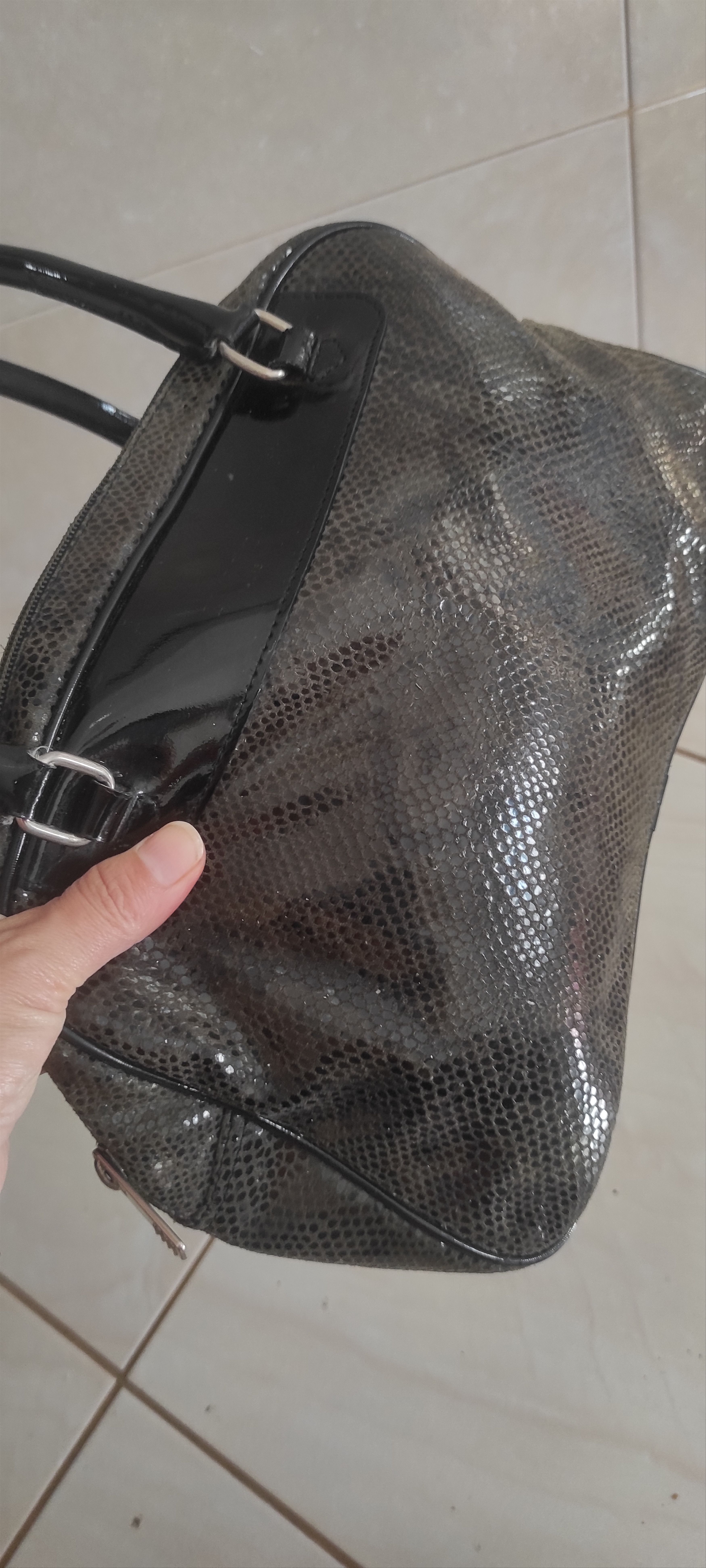 Other Phynes Paris Bag Snake Print Embossed Python Faux Leather Size ONE SIZE - 7 Thumbnail