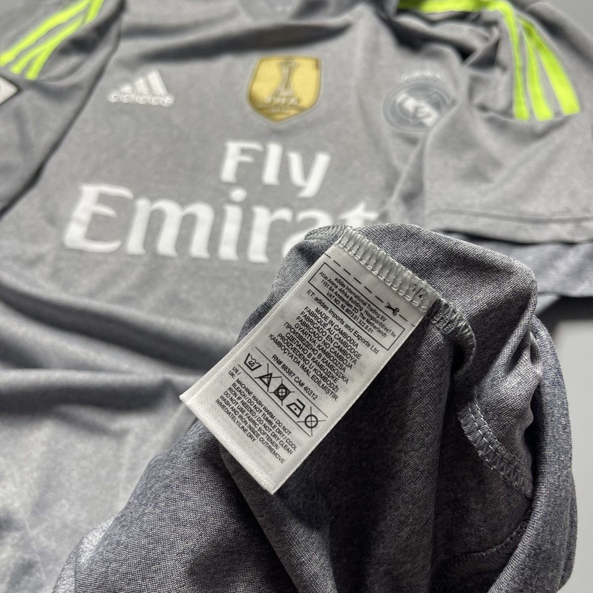 Adidas REAL MADRID ADIDAS 2015/2016 FOOTBALL AWAY JERSEY #7 RONALDO Size US XL / EU 56 / 4 - 12 Thumbnail