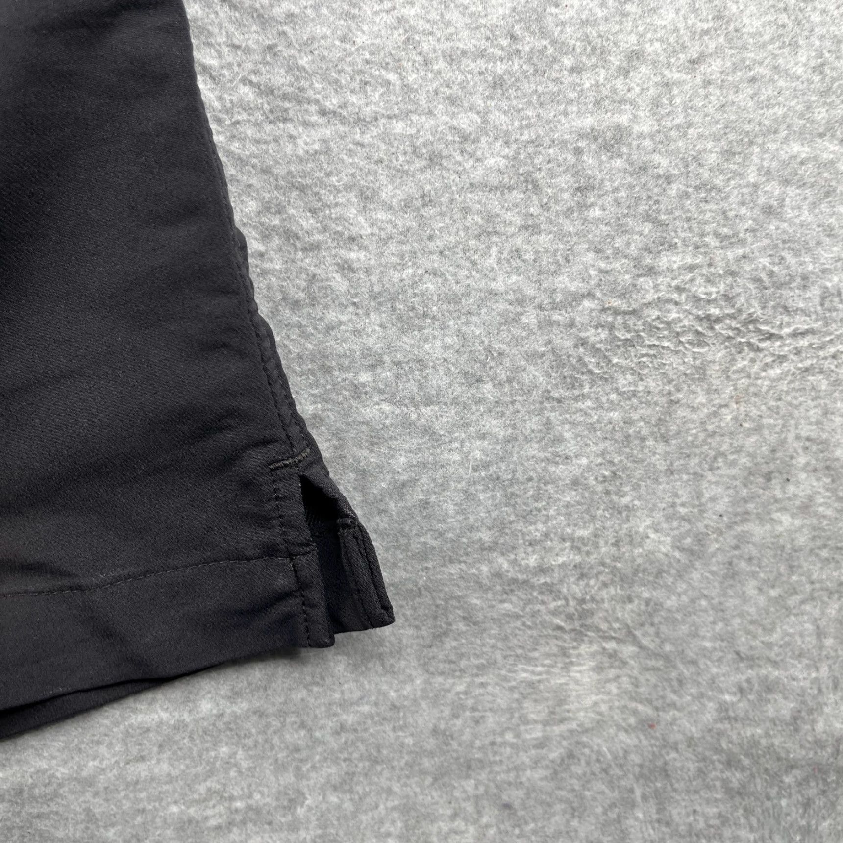 Under Armour Under Armour Golf Pants Mens 34x32 Black Lightweight Pockets Casual Activewear Khakis Slacks Size US 34 / EU 50 - 5 Thumbnail